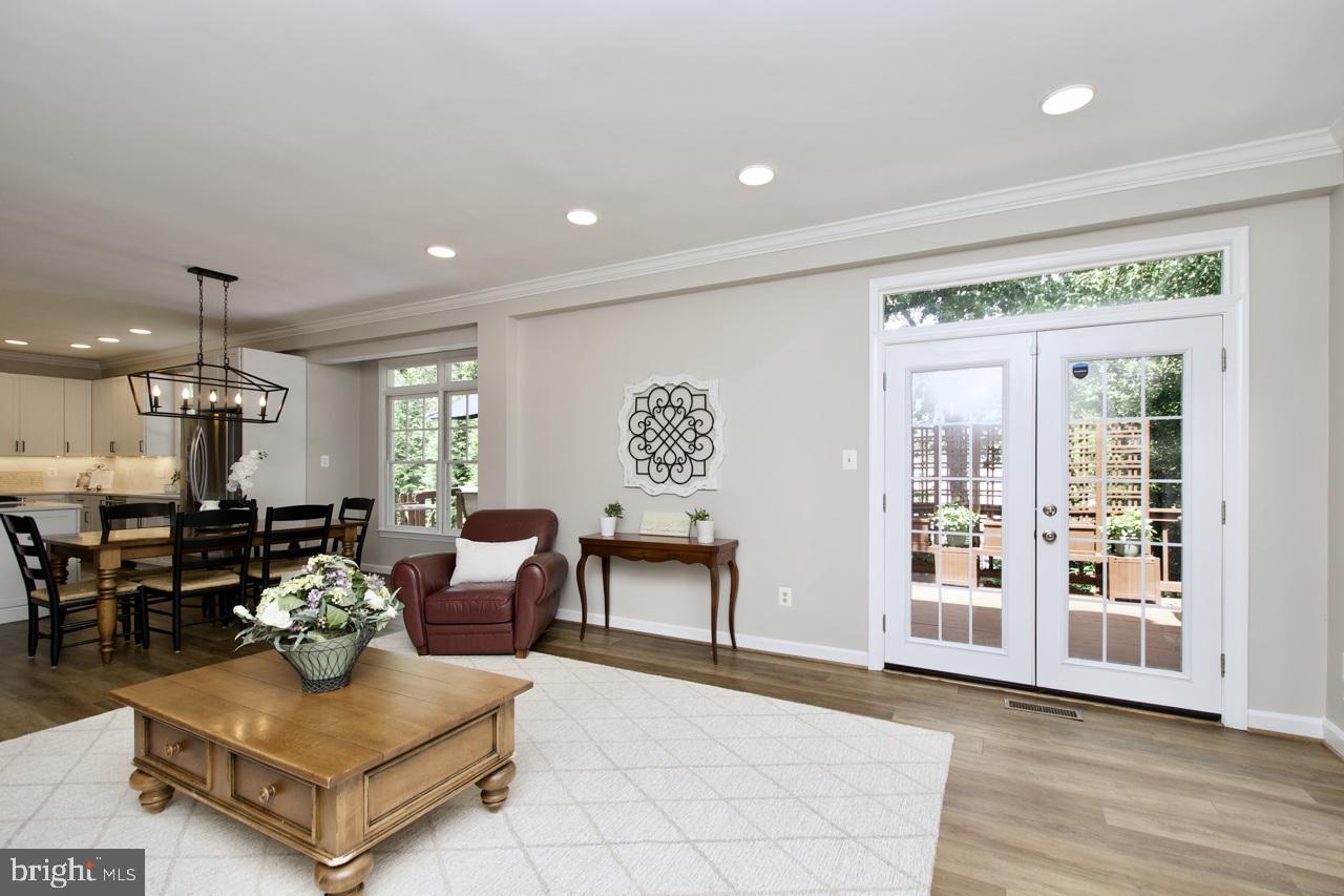 HAMPTON FOREST - Residential