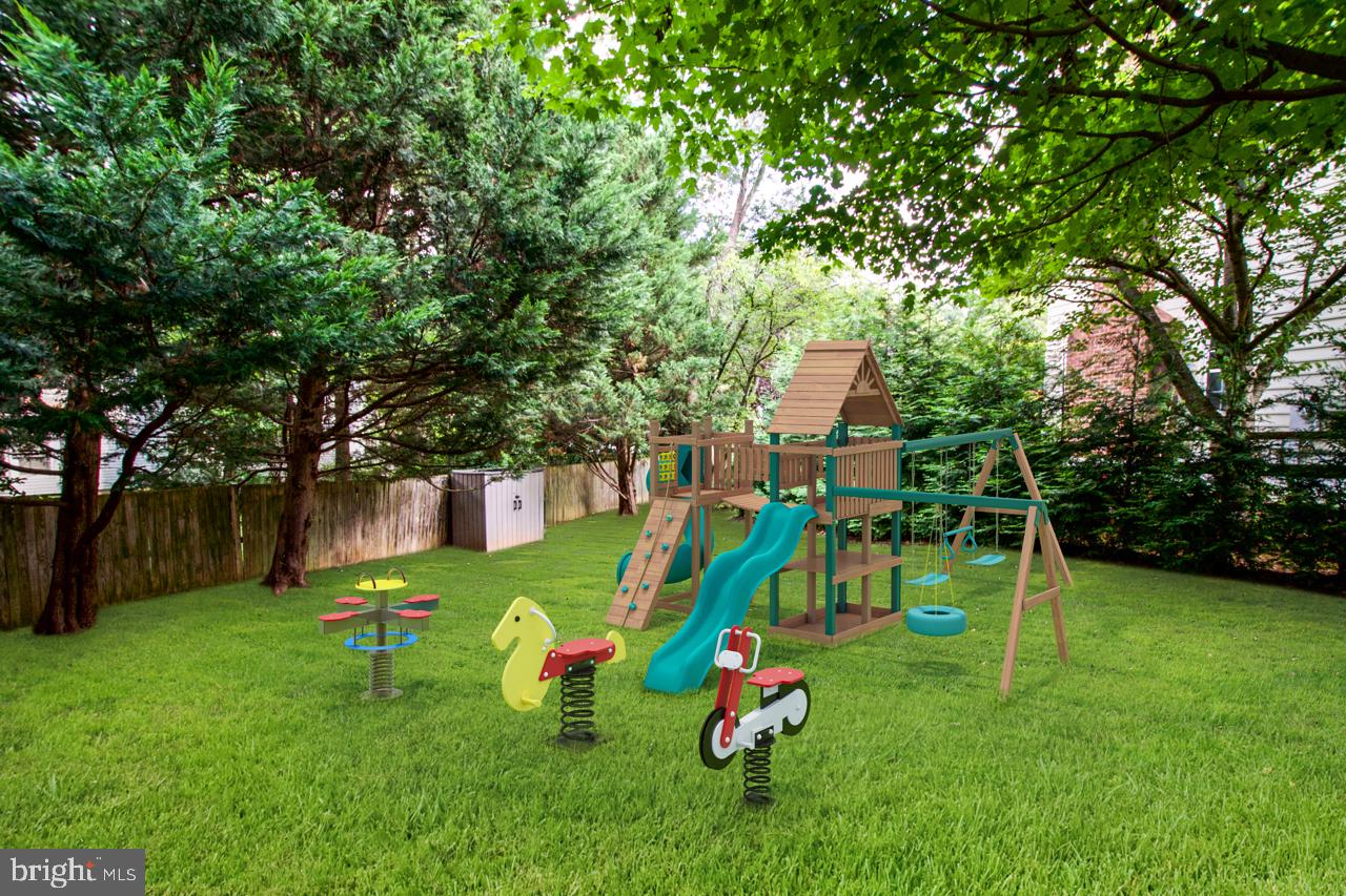 HAMPTON FOREST - Residential