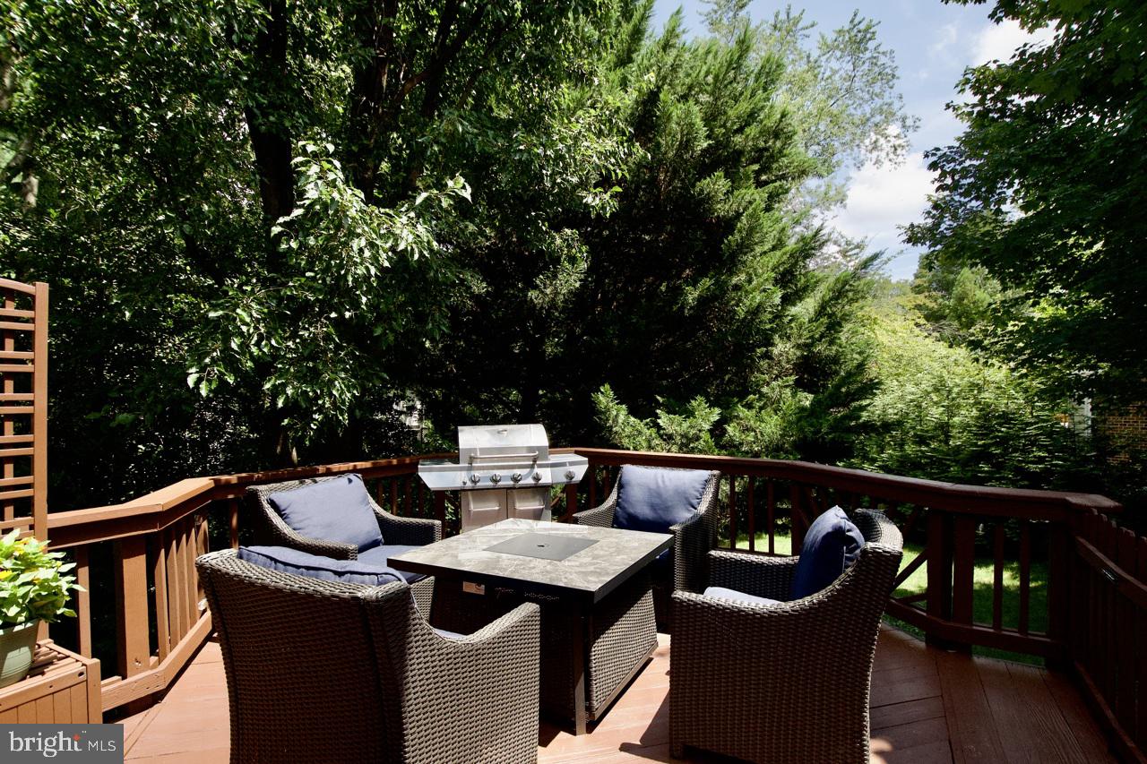 HAMPTON FOREST - Residential