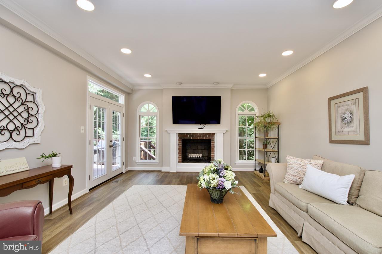 HAMPTON FOREST - Residential