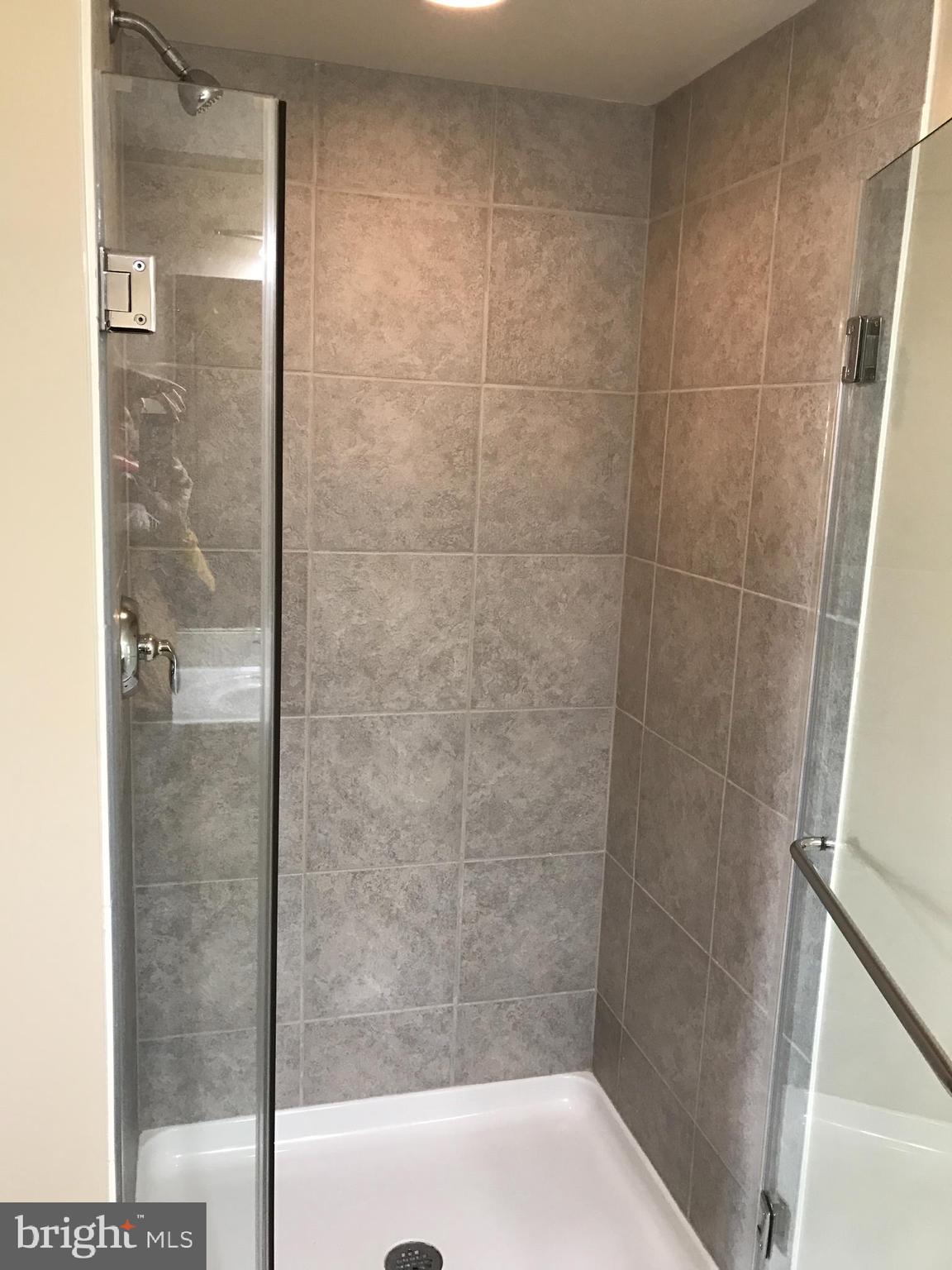 HAWTHORN - Residential Lease