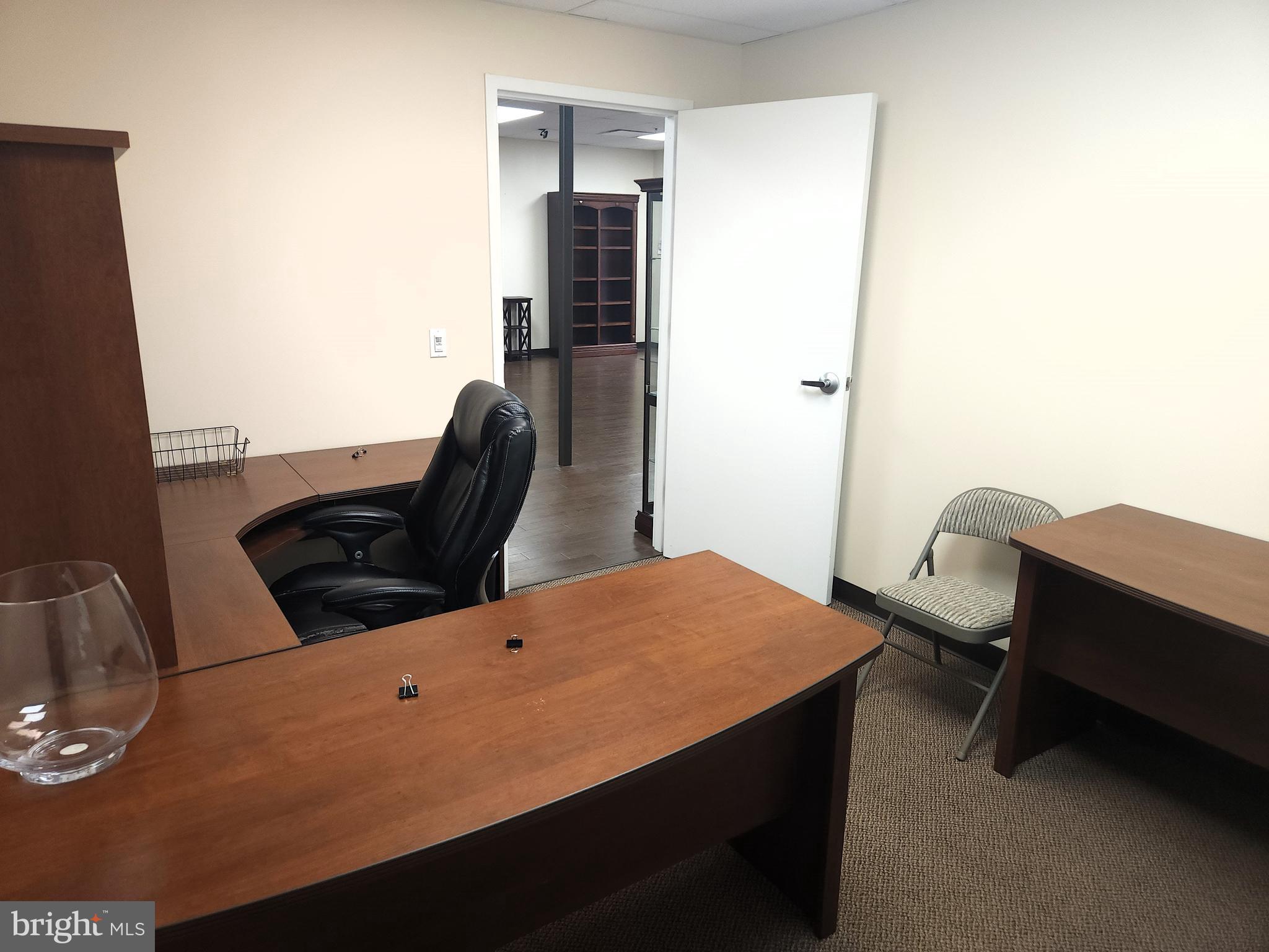 COMMERCE CENTRE - Commercial Lease