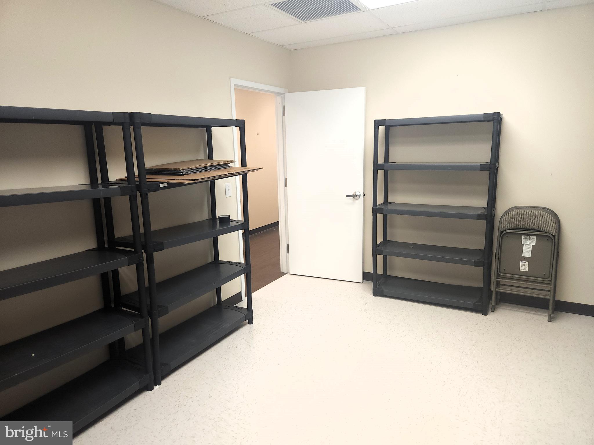 COMMERCE CENTRE - Commercial Lease