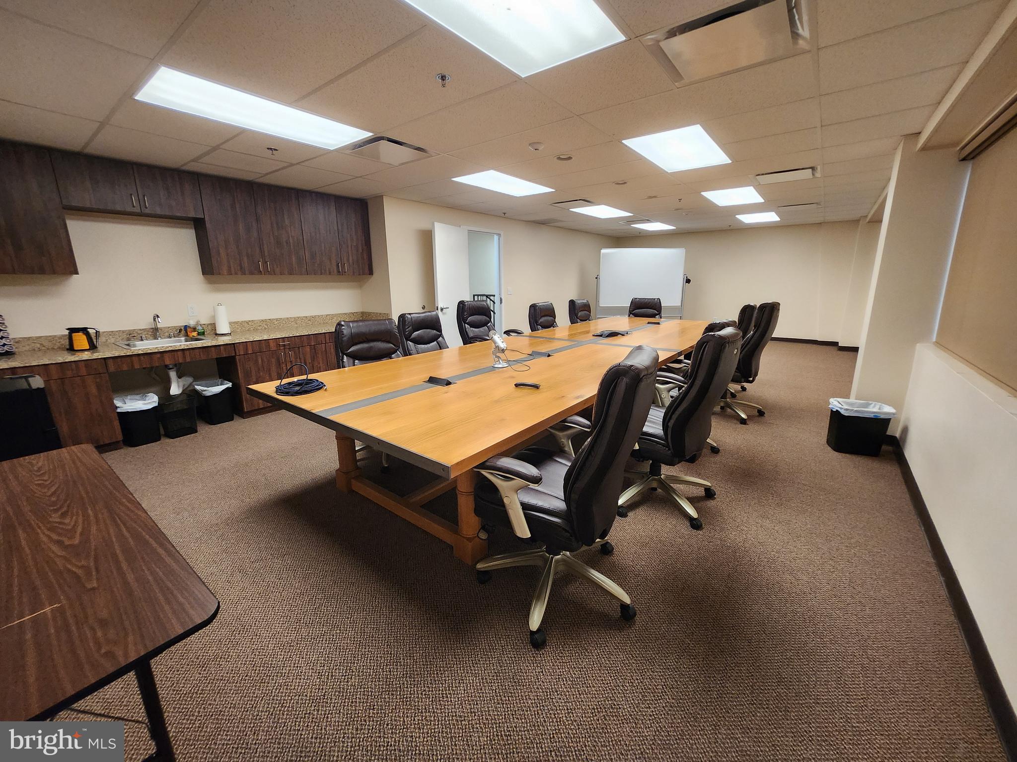 COMMERCE CENTRE - Commercial Lease