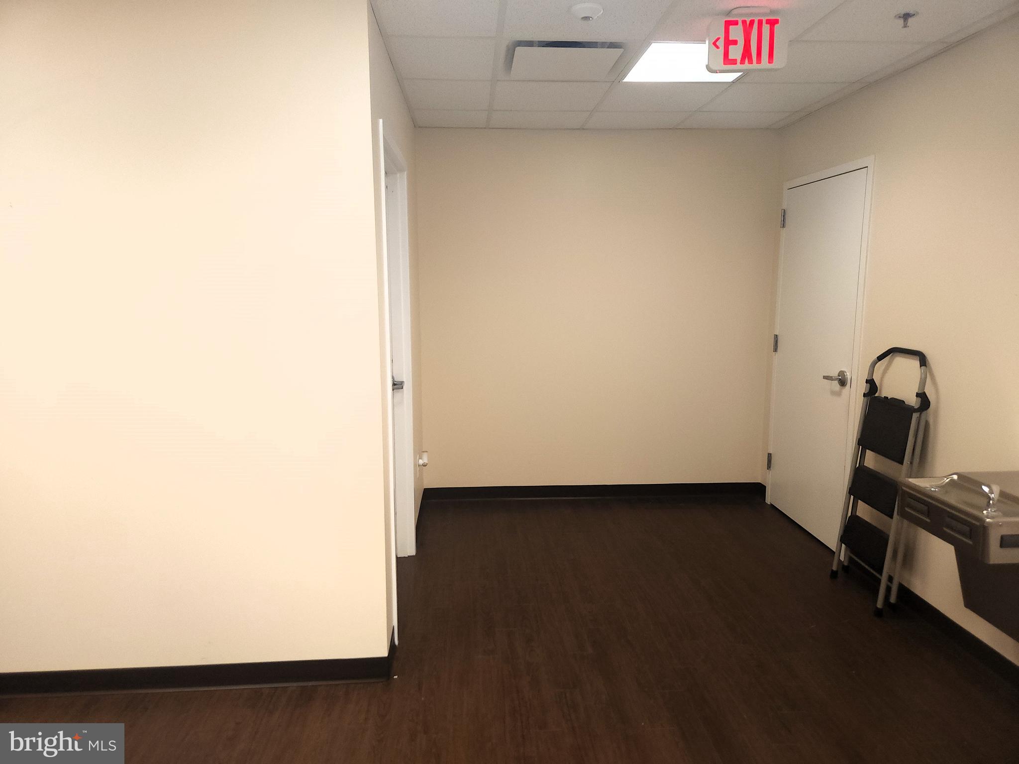 COMMERCE CENTRE - Commercial Lease