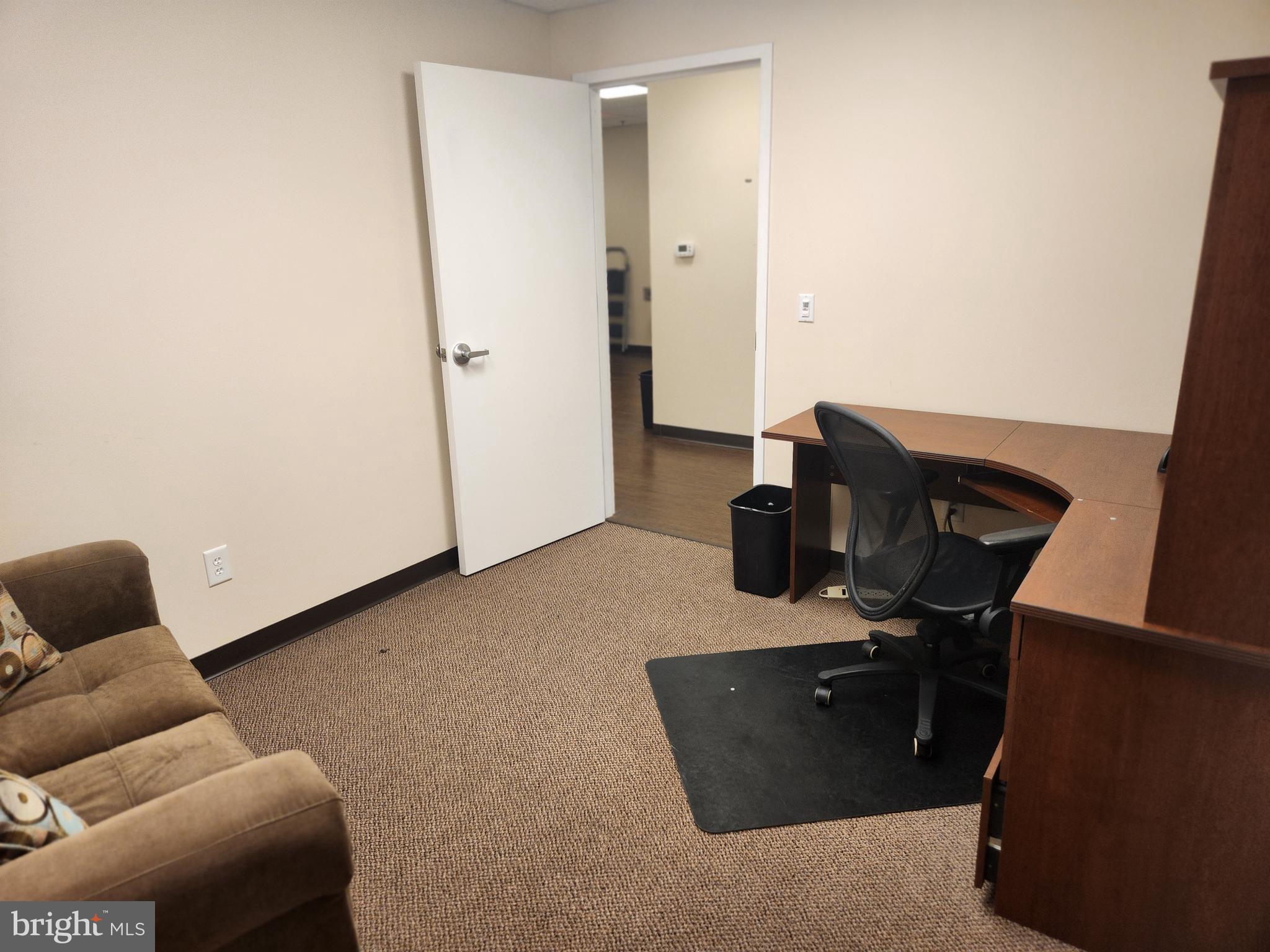 COMMERCE CENTRE - Commercial Lease