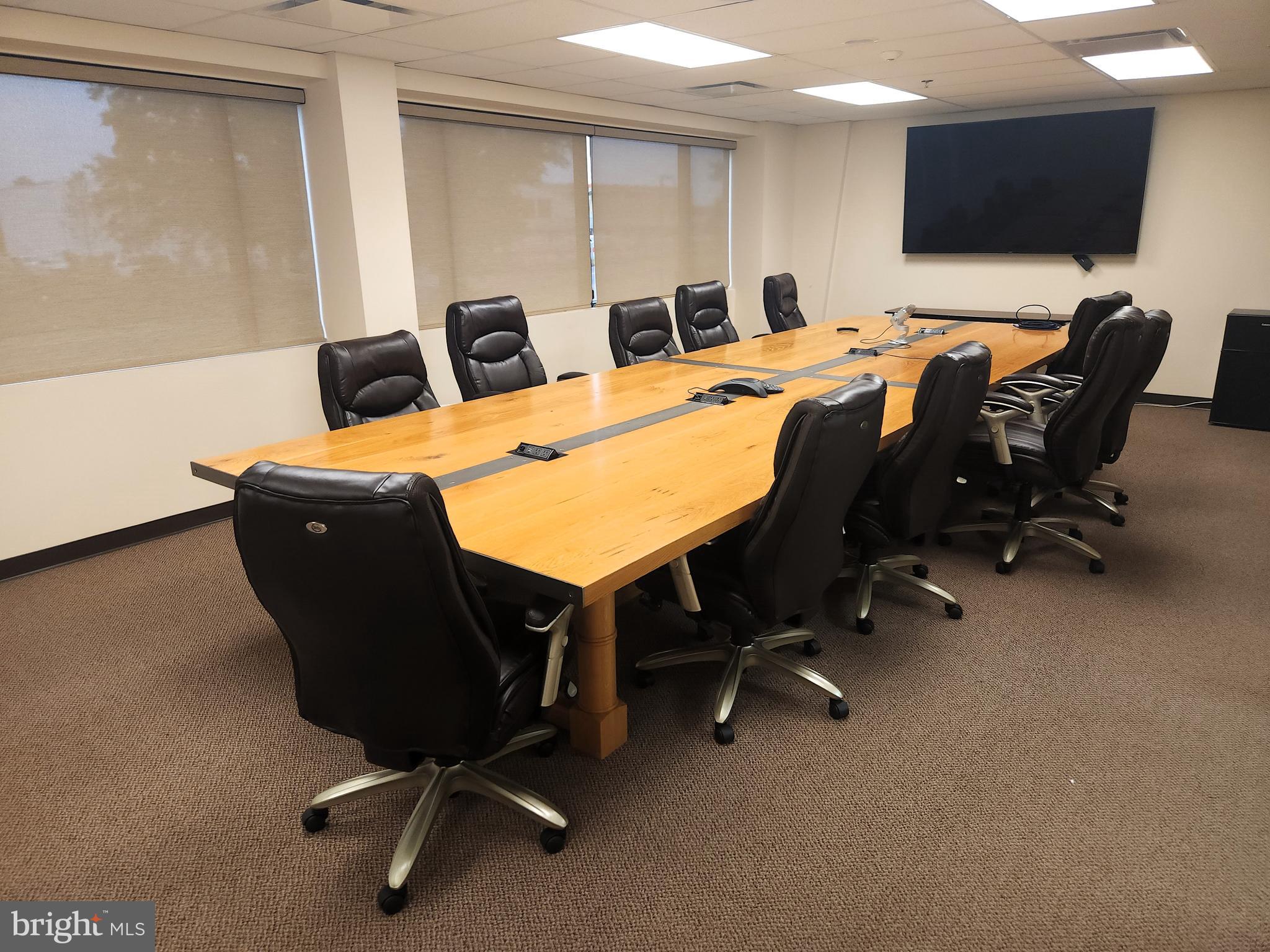 COMMERCE CENTRE - Commercial Lease