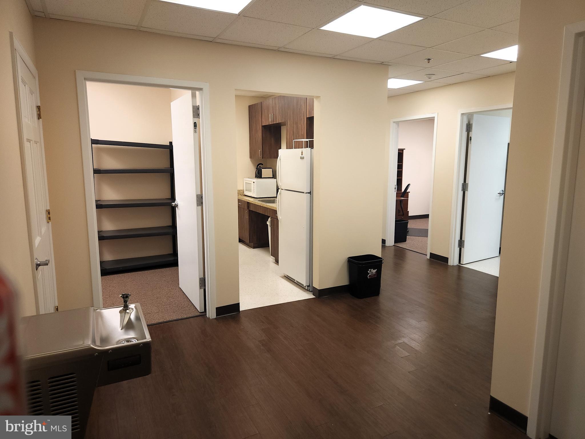 COMMERCE CENTRE - Commercial Lease