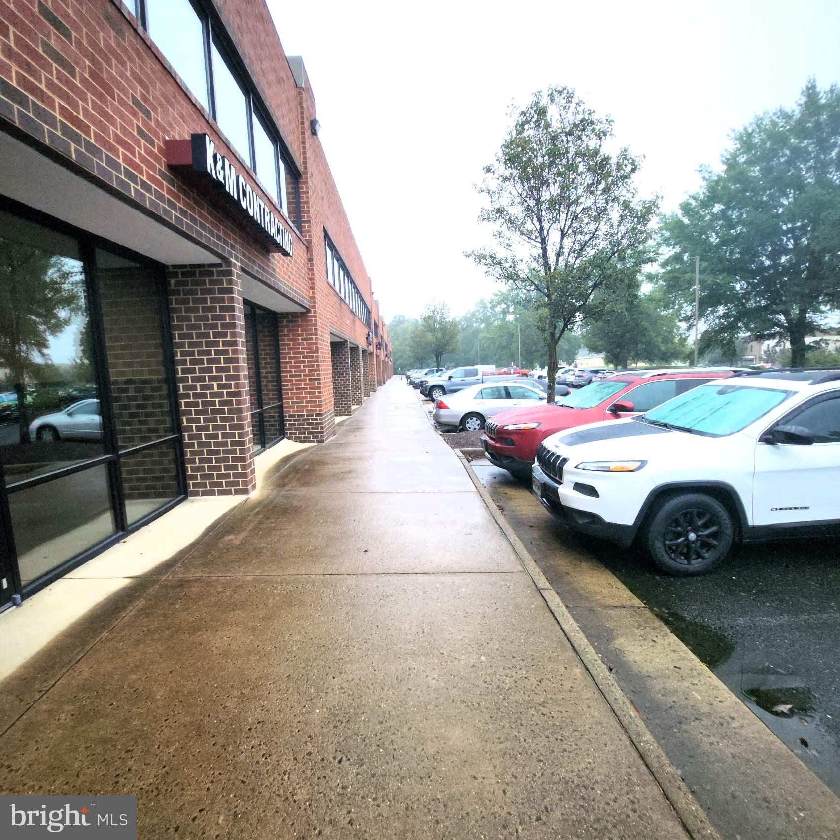 COMMERCE CENTRE - Commercial Lease