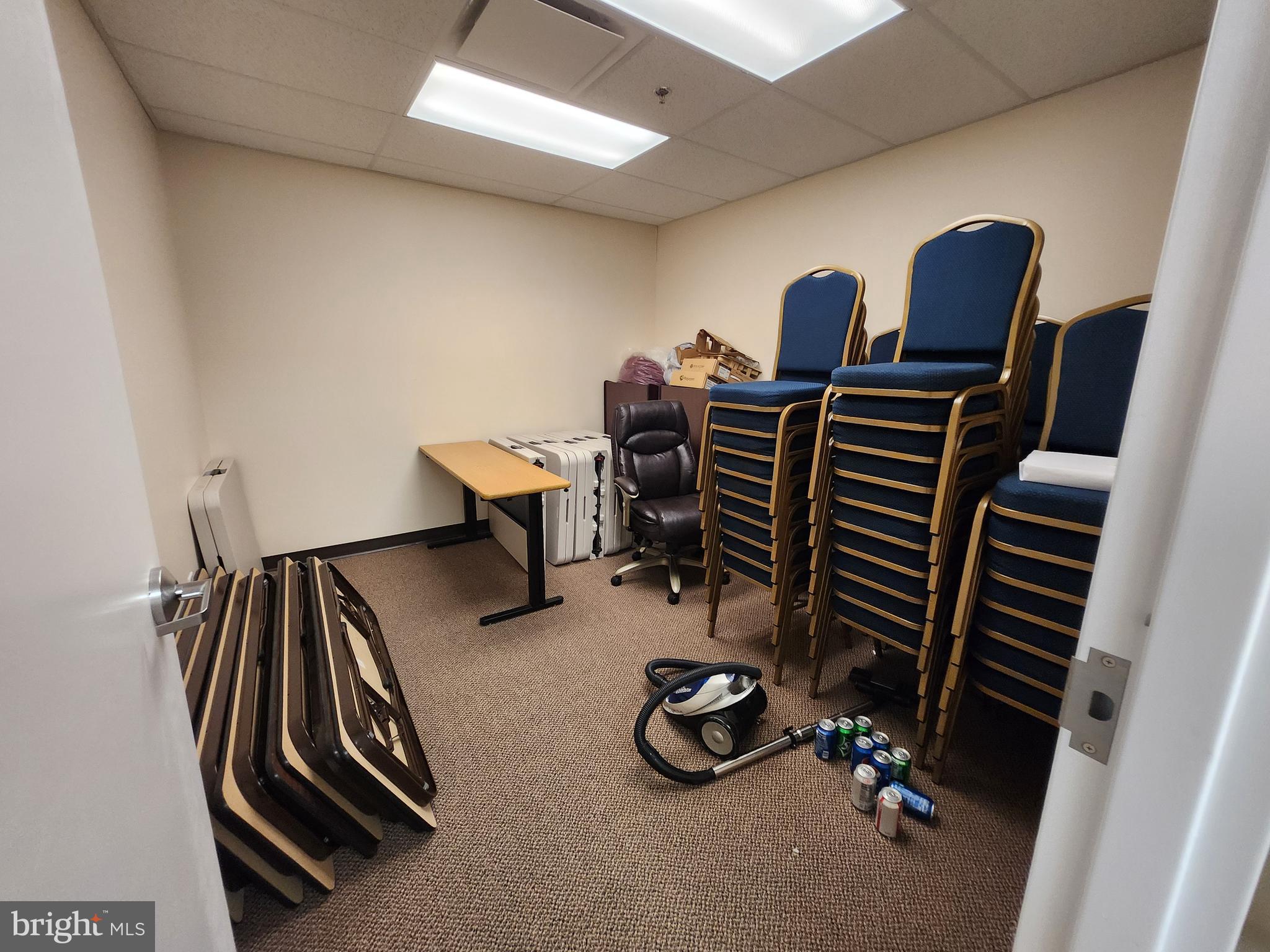 COMMERCE CENTRE - Commercial Lease