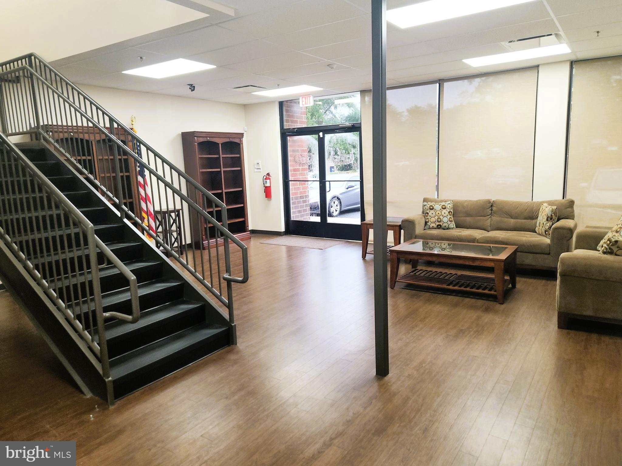 COMMERCE CENTRE - Commercial Lease