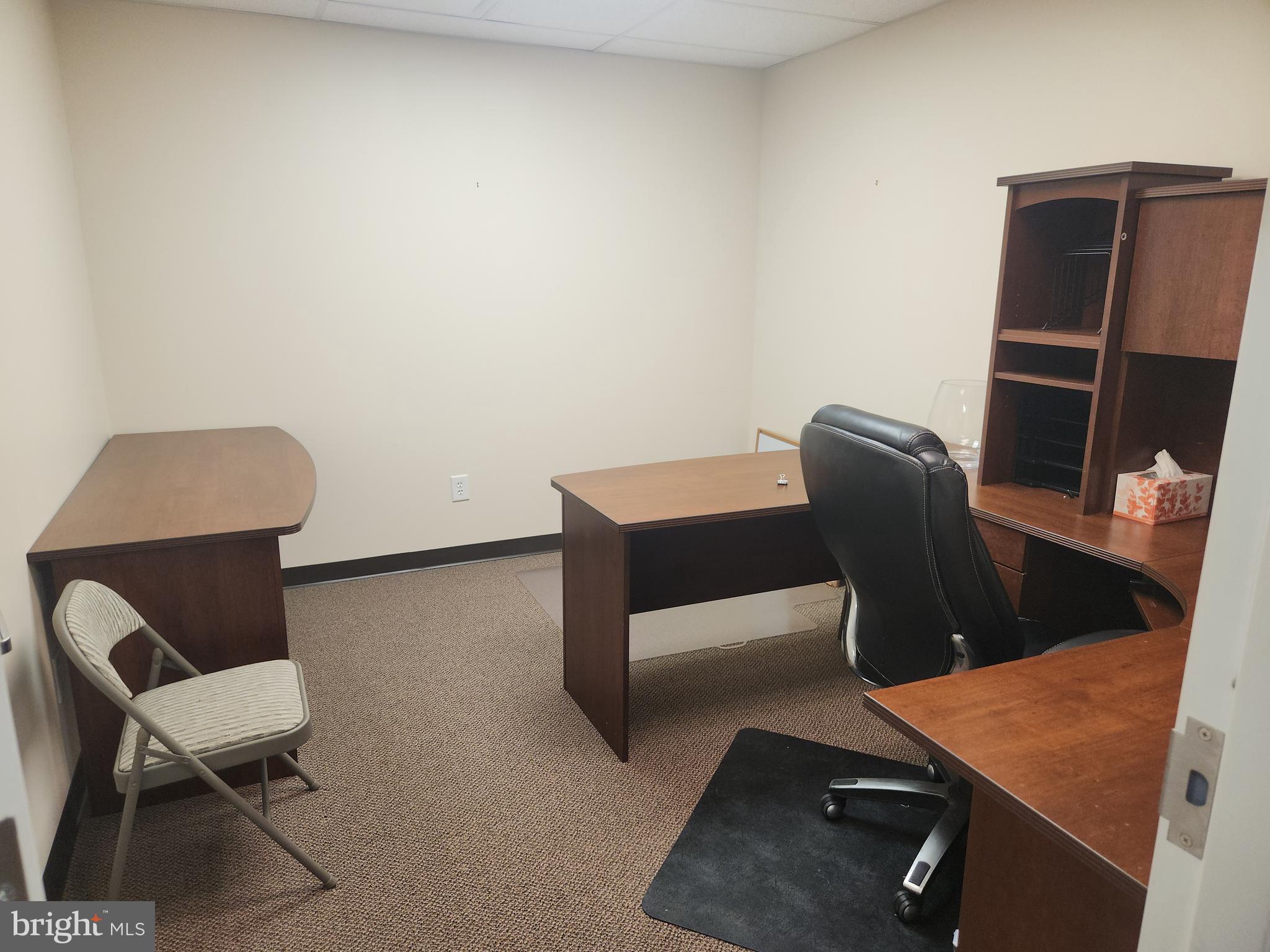 COMMERCE CENTRE - Commercial Lease