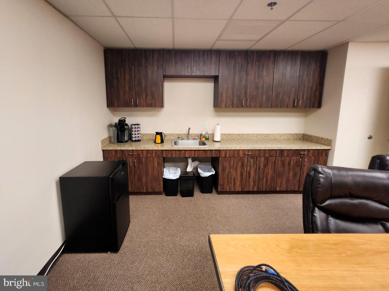 COMMERCE CENTRE - Commercial Lease