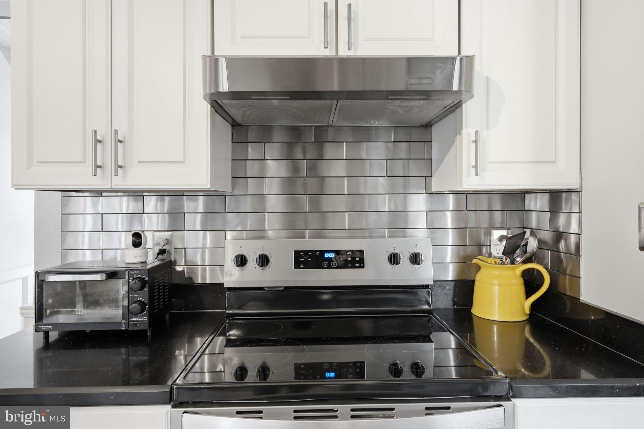 HIDDEN FIELDS - Residential