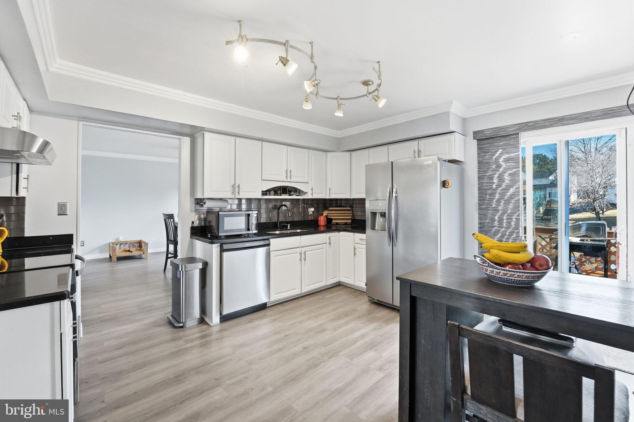 HIDDEN FIELDS - Residential