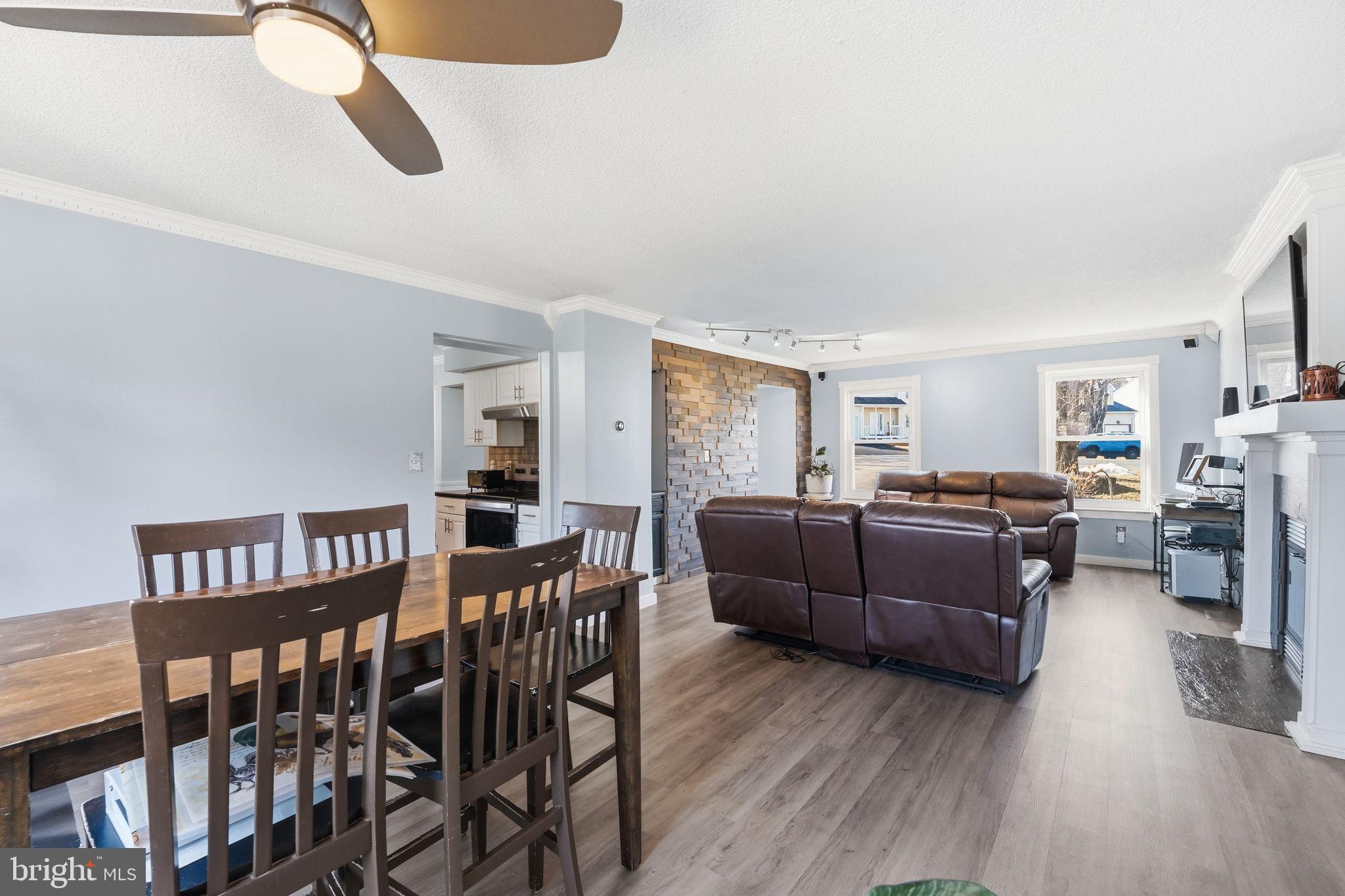 HIDDEN FIELDS - Residential