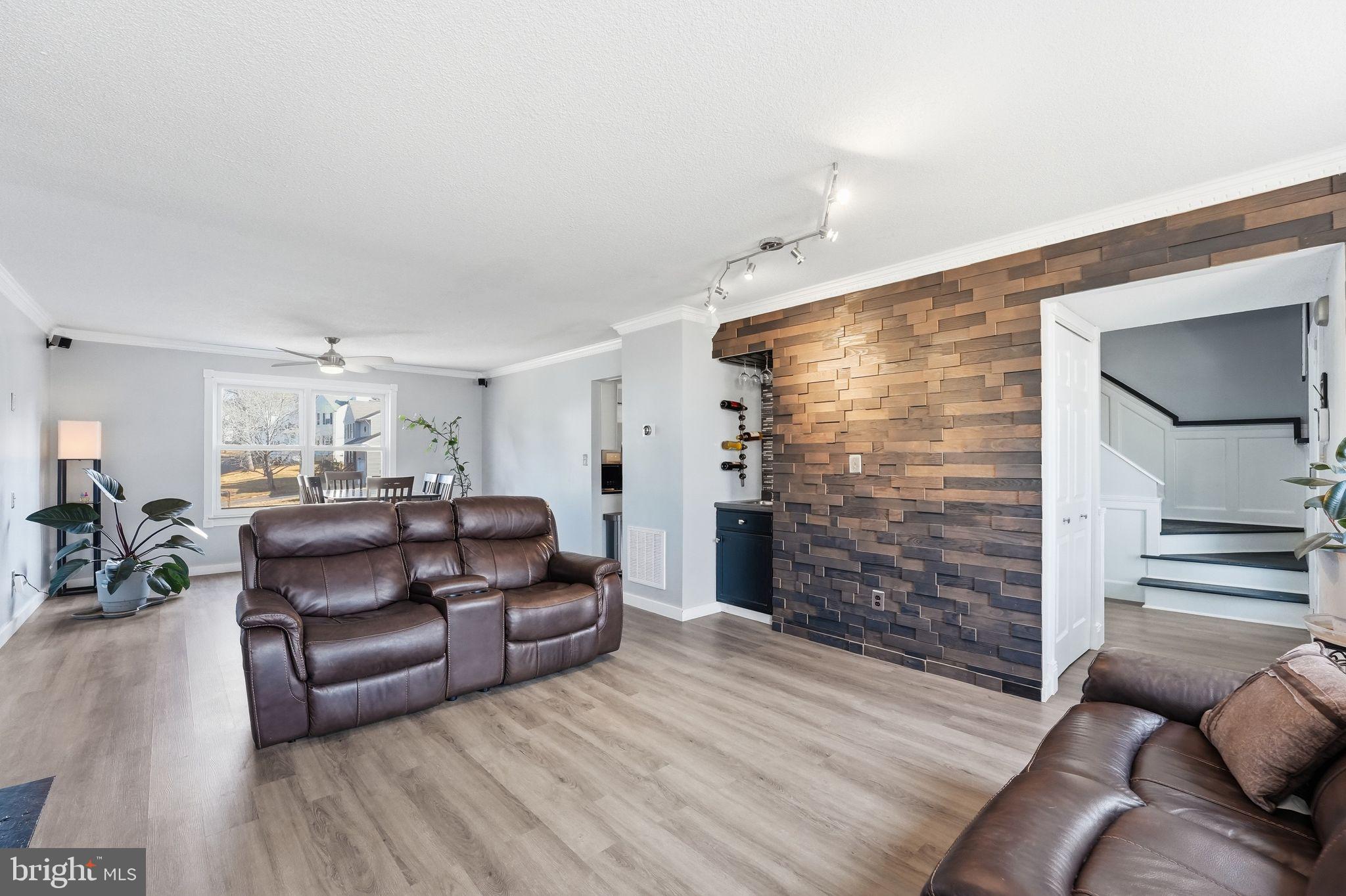 HIDDEN FIELDS - Residential