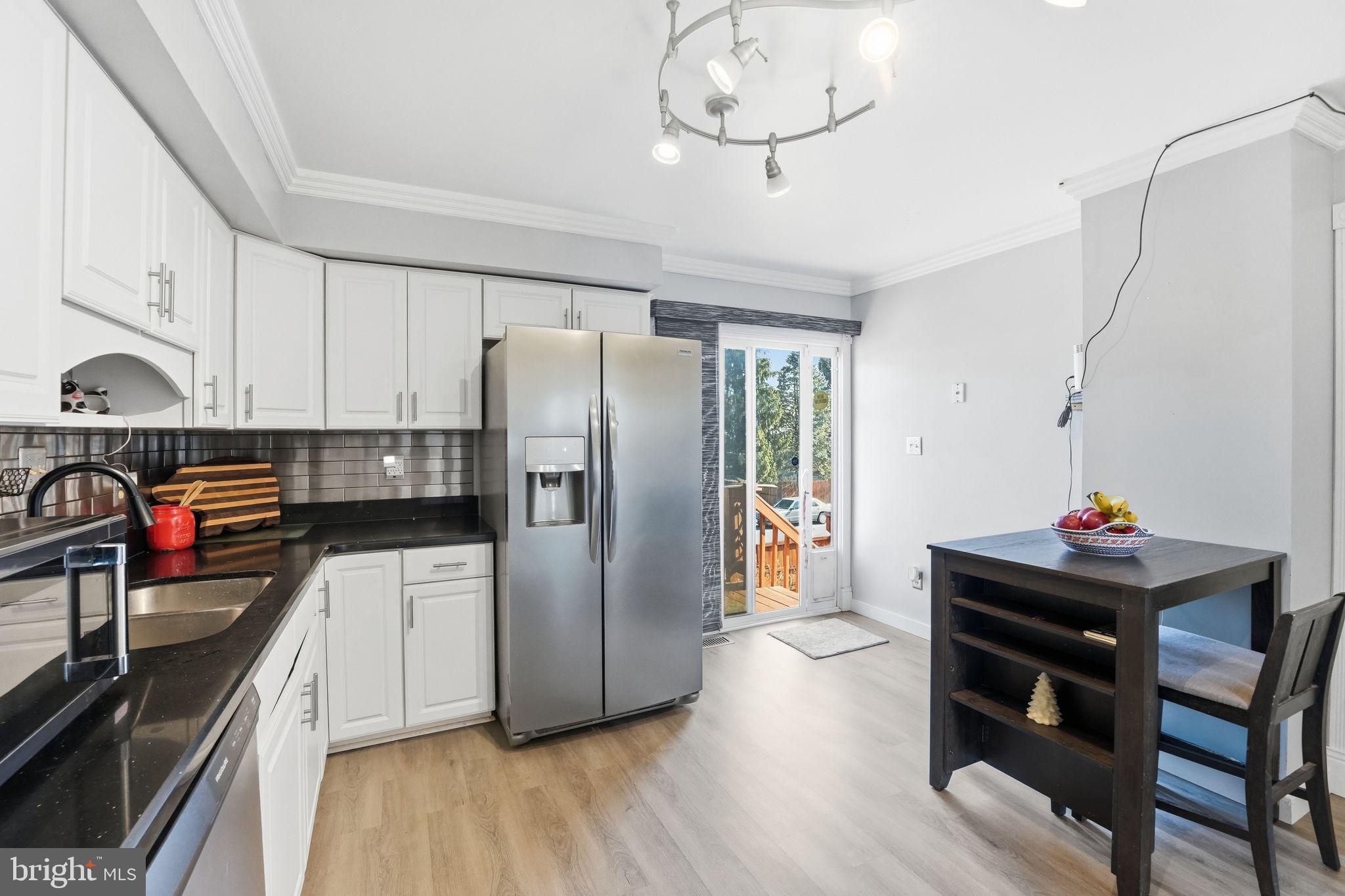 679 ROCKY KNOLL ARCH