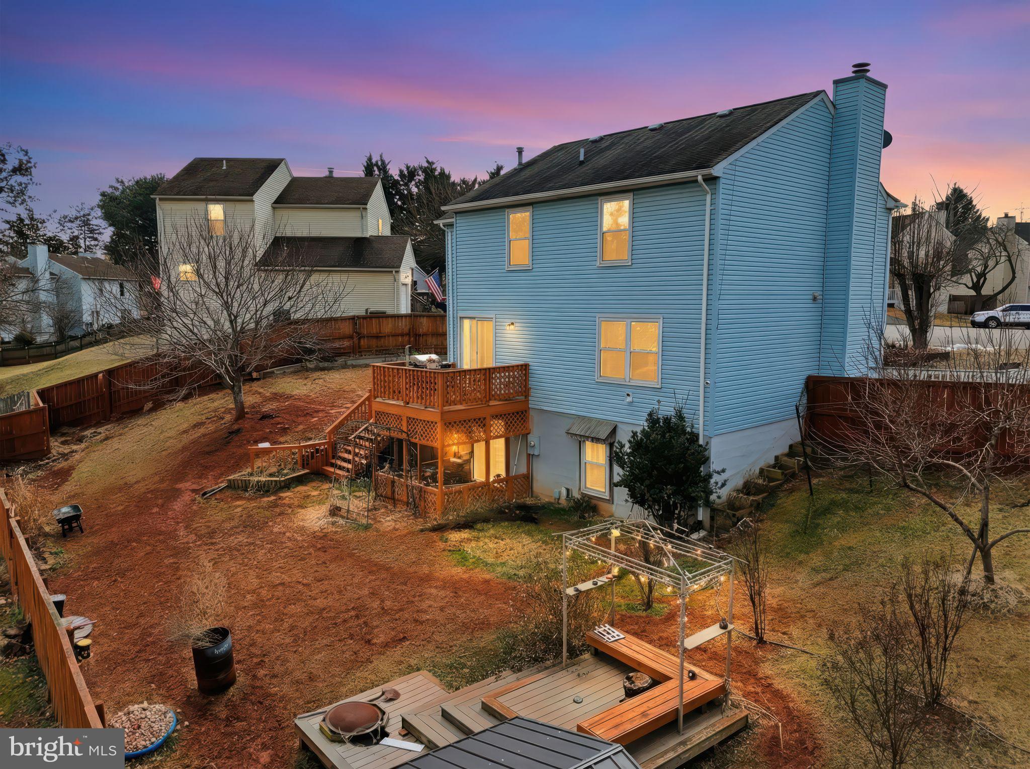 HIDDEN FIELDS - Residential