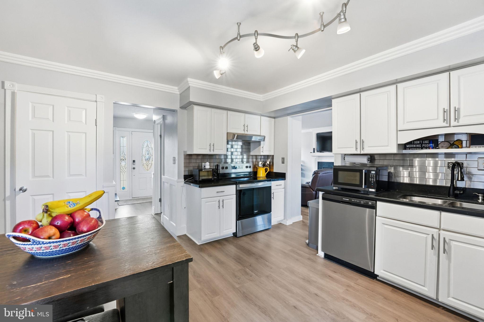 679 ROCKY KNOLL ARCH