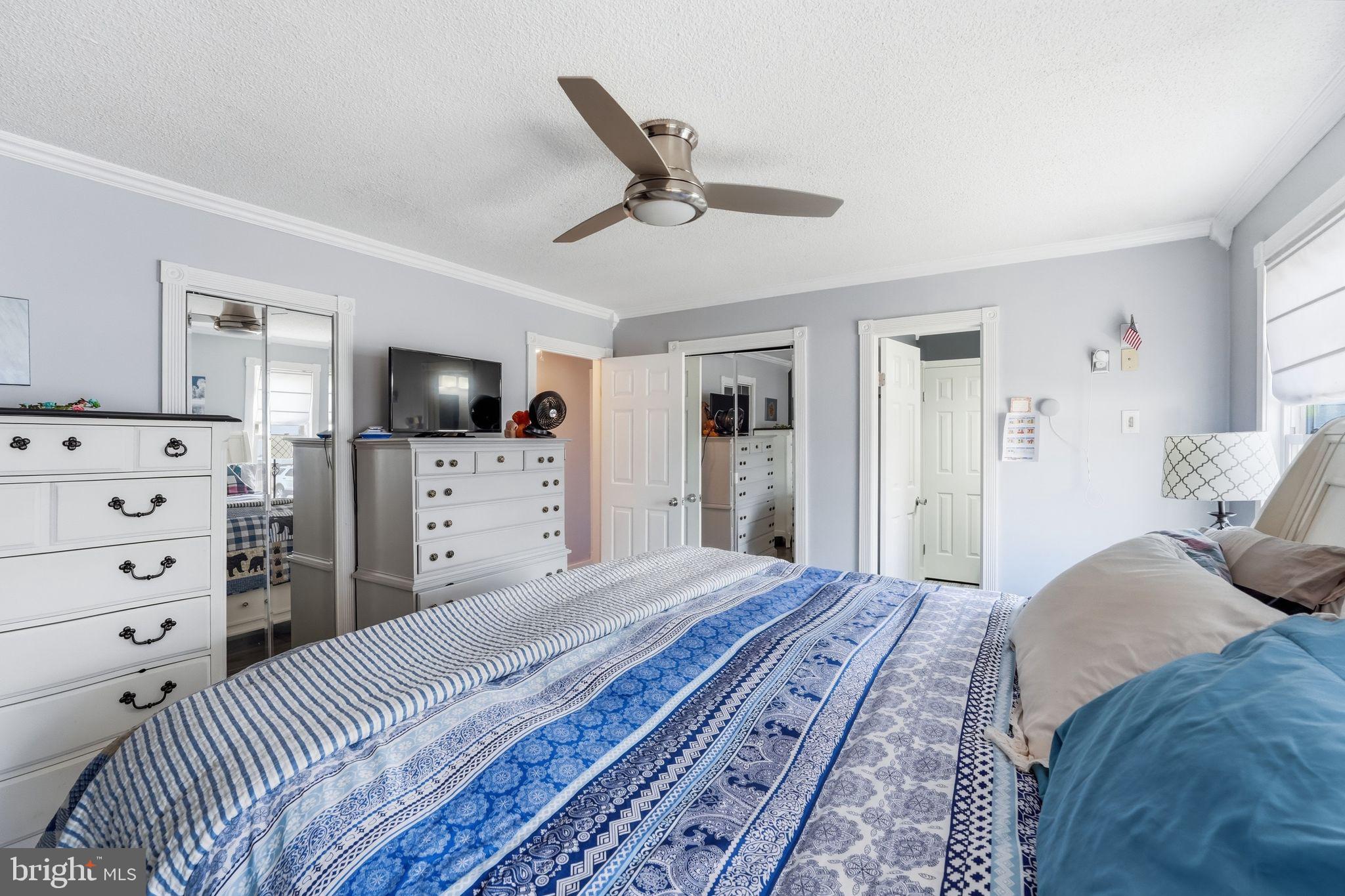 HIDDEN FIELDS - Residential