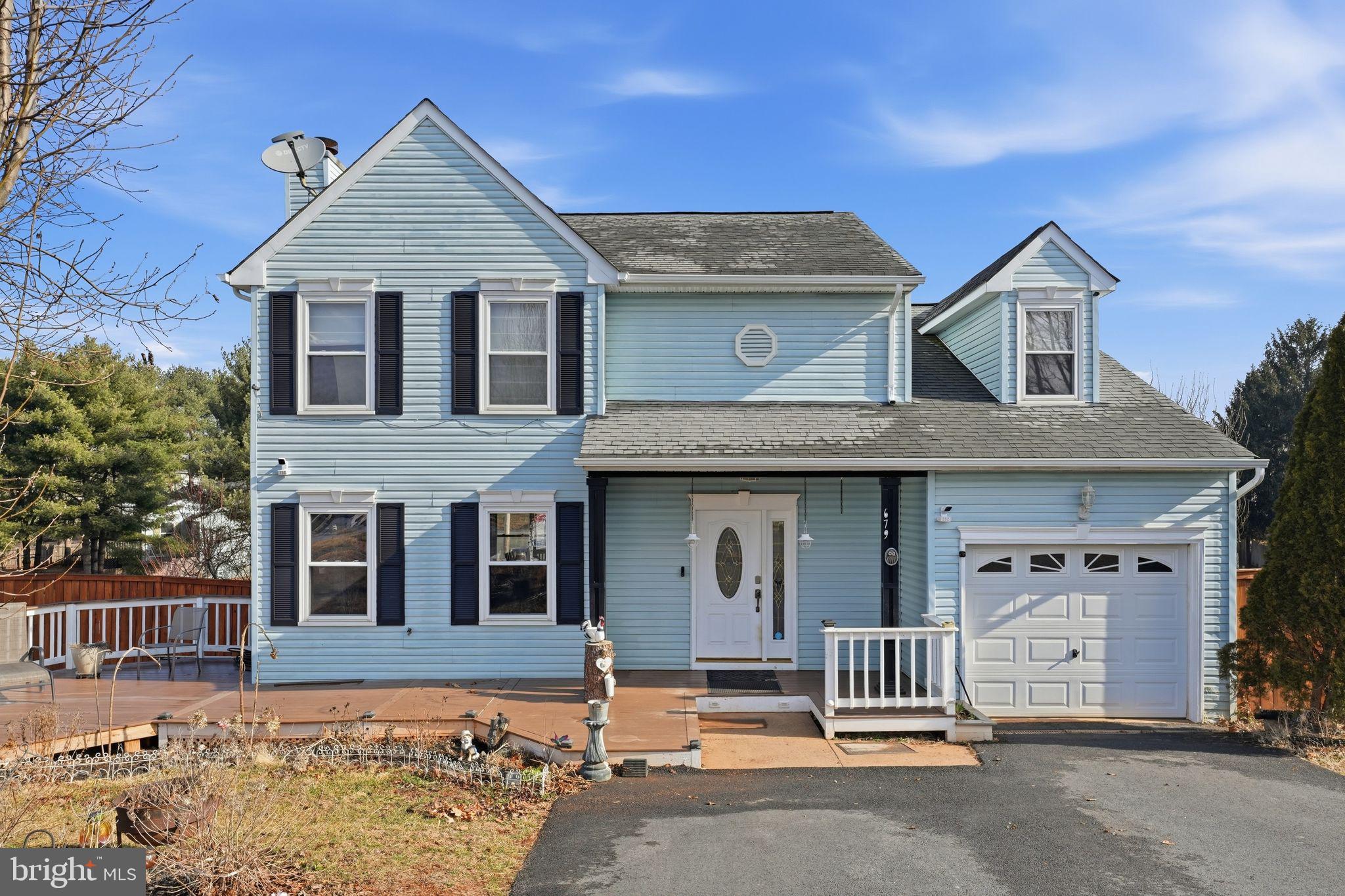 HIDDEN FIELDS - Residential