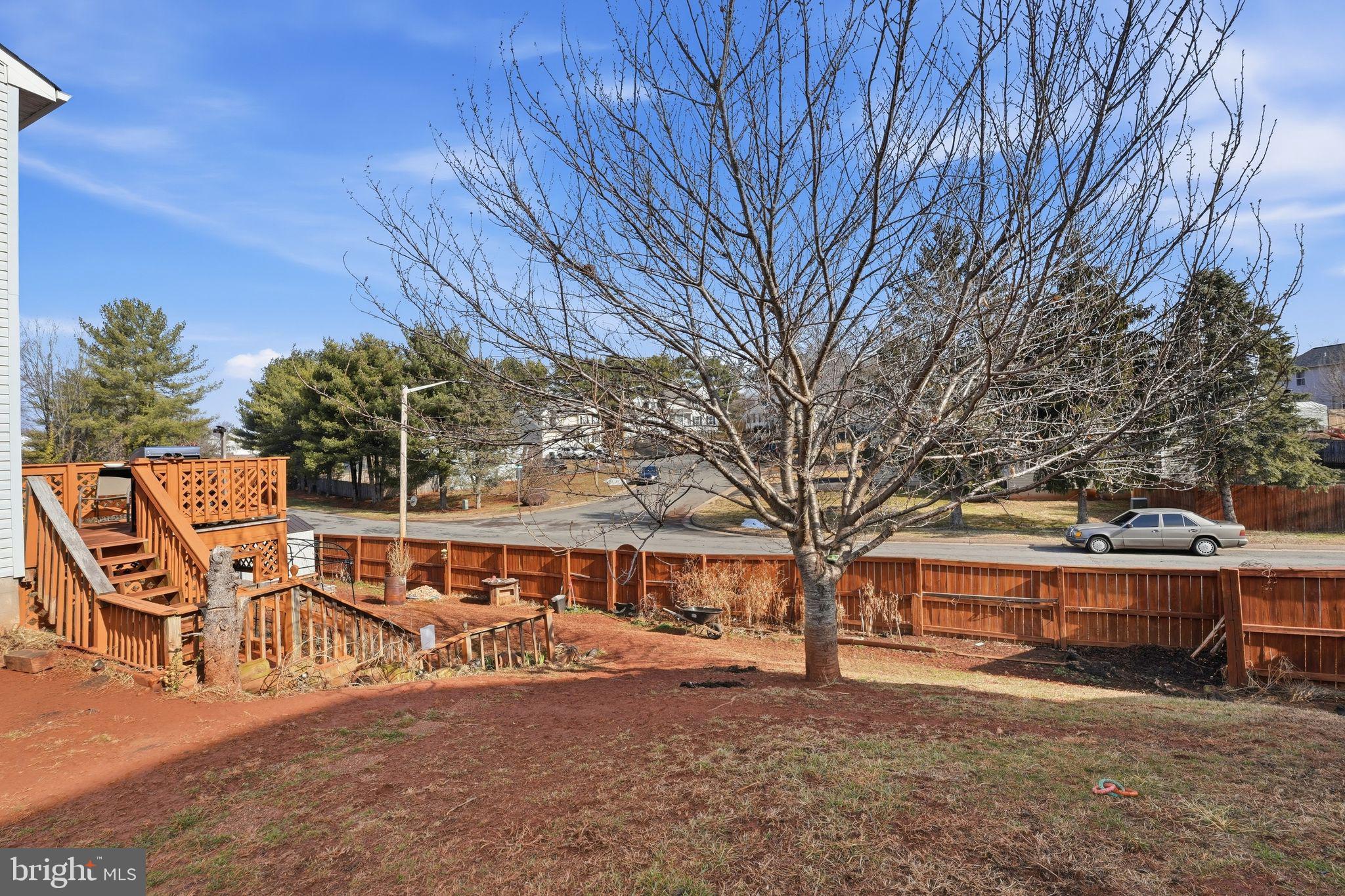 HIDDEN FIELDS - Residential