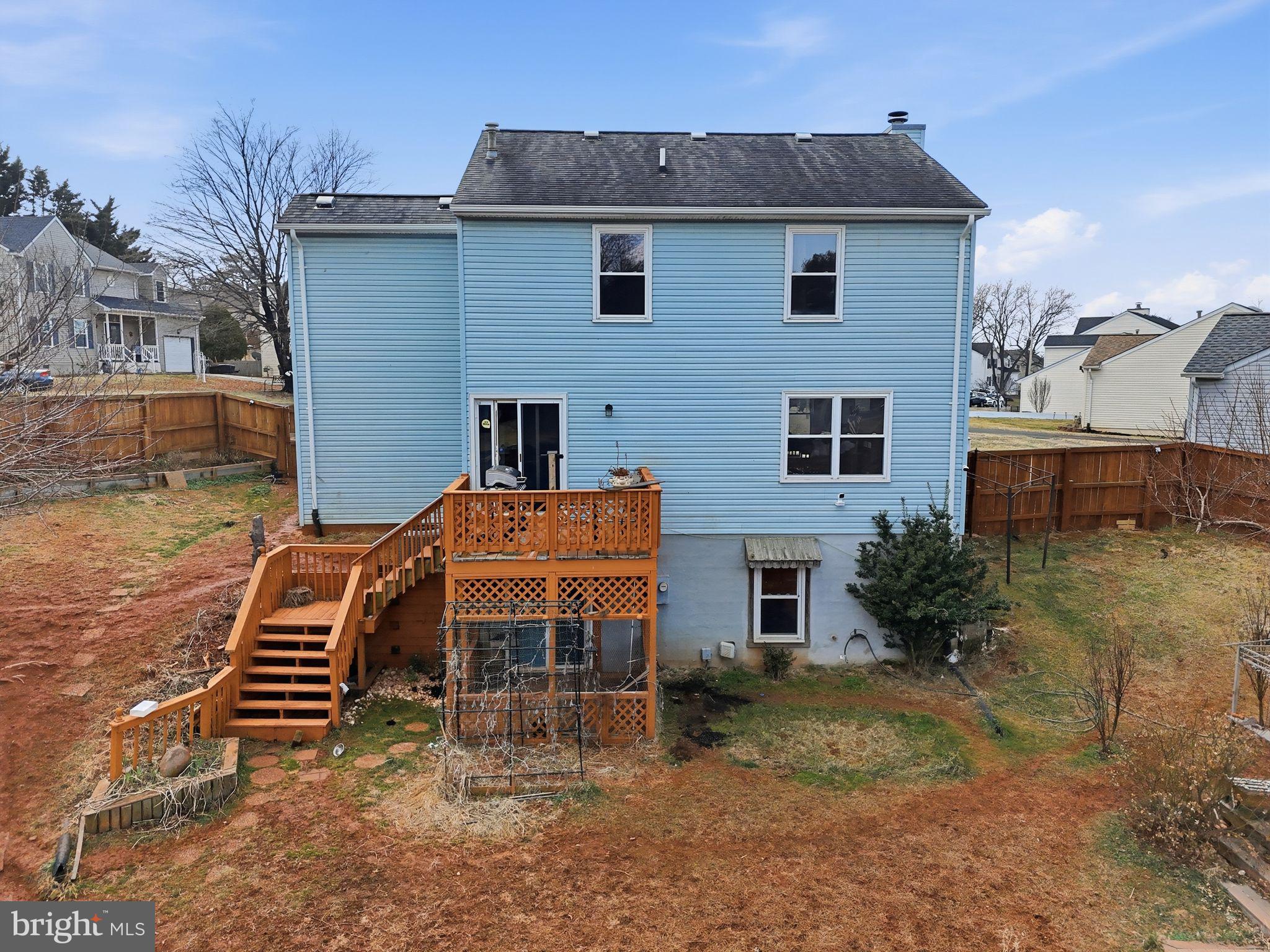 HIDDEN FIELDS - Residential