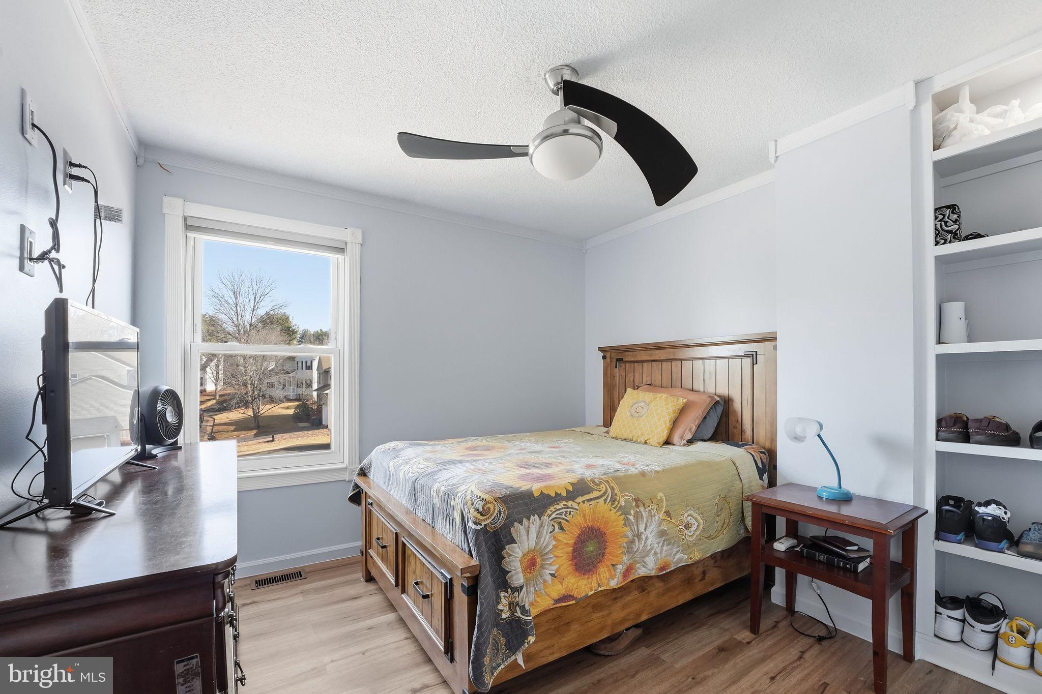 HIDDEN FIELDS - Residential