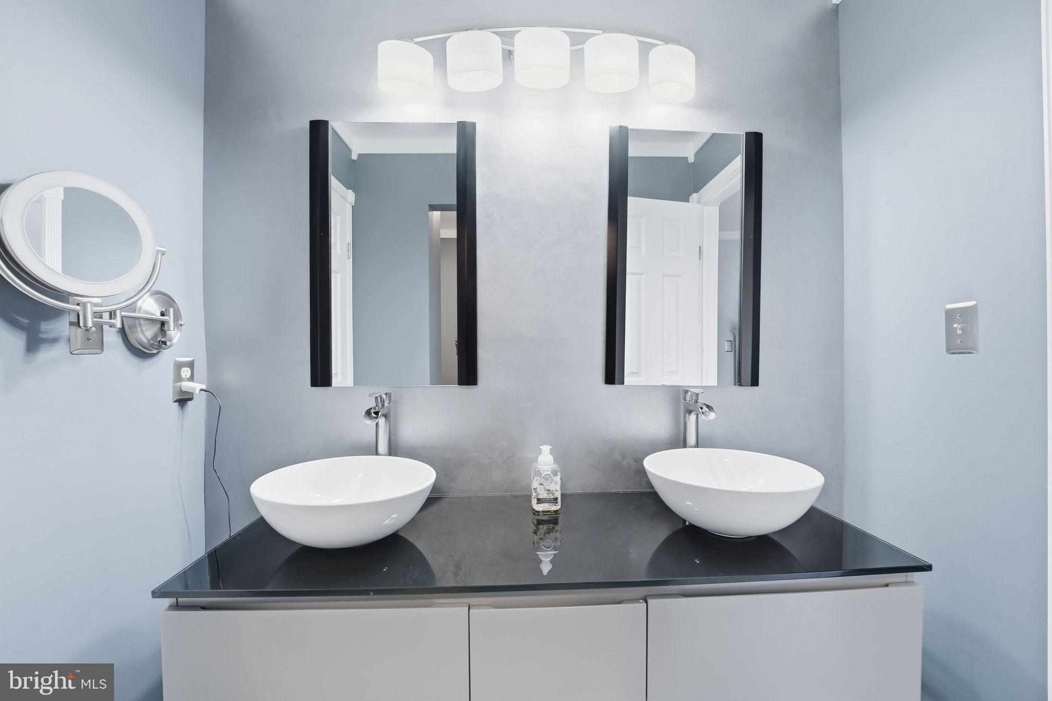 HIDDEN FIELDS - Residential