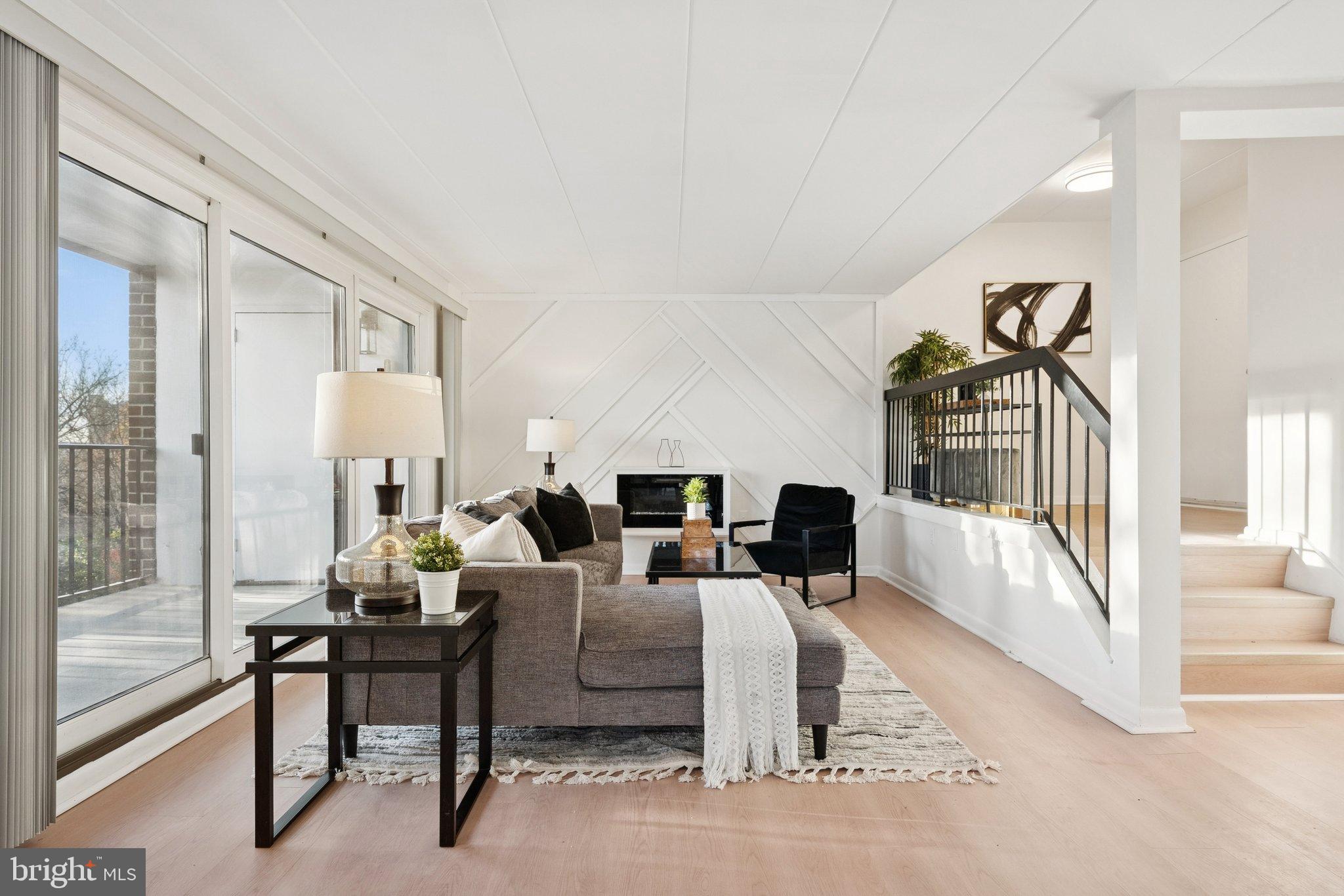 100 ROBERTS LANE 300