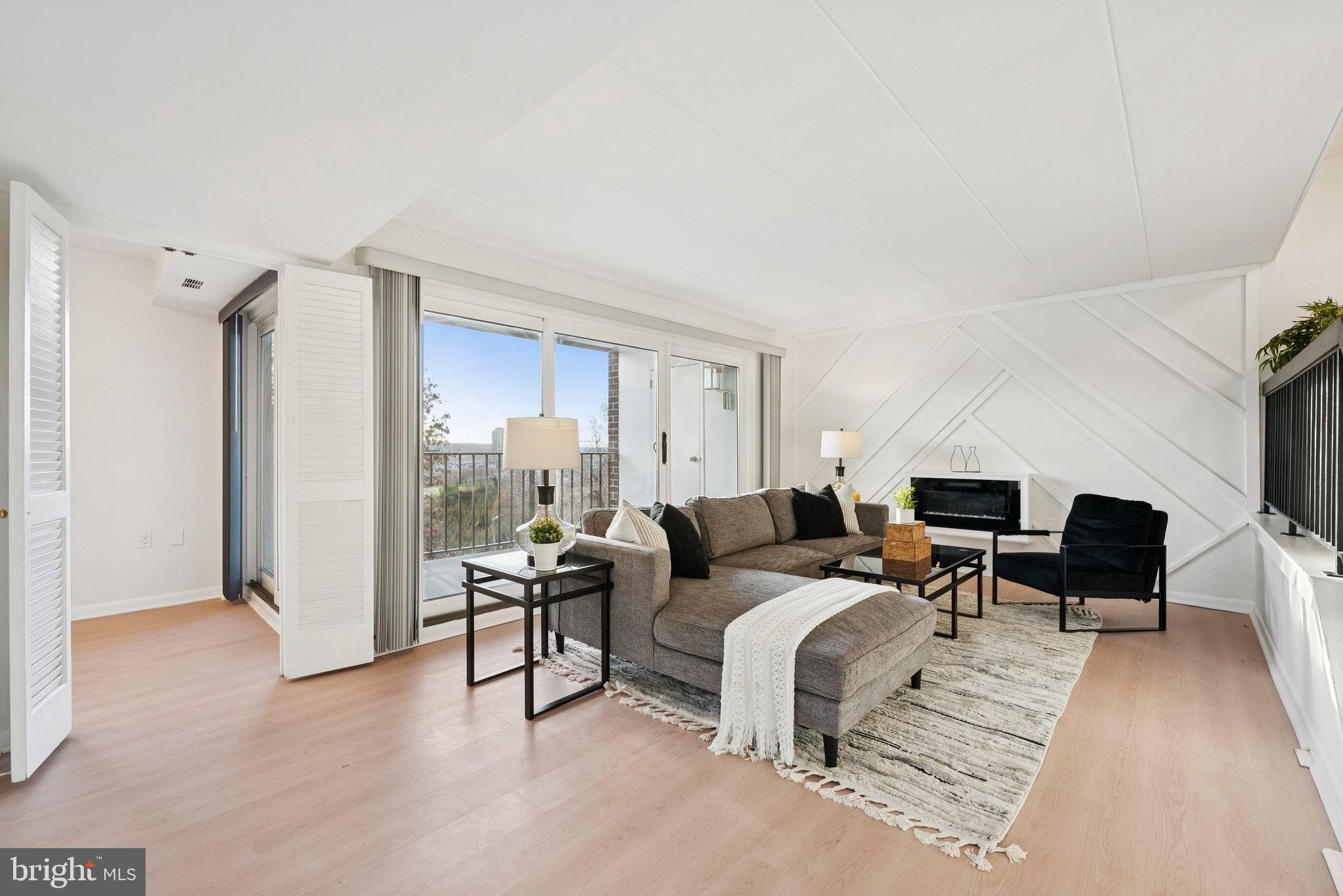 100 ROBERTS LANE 300