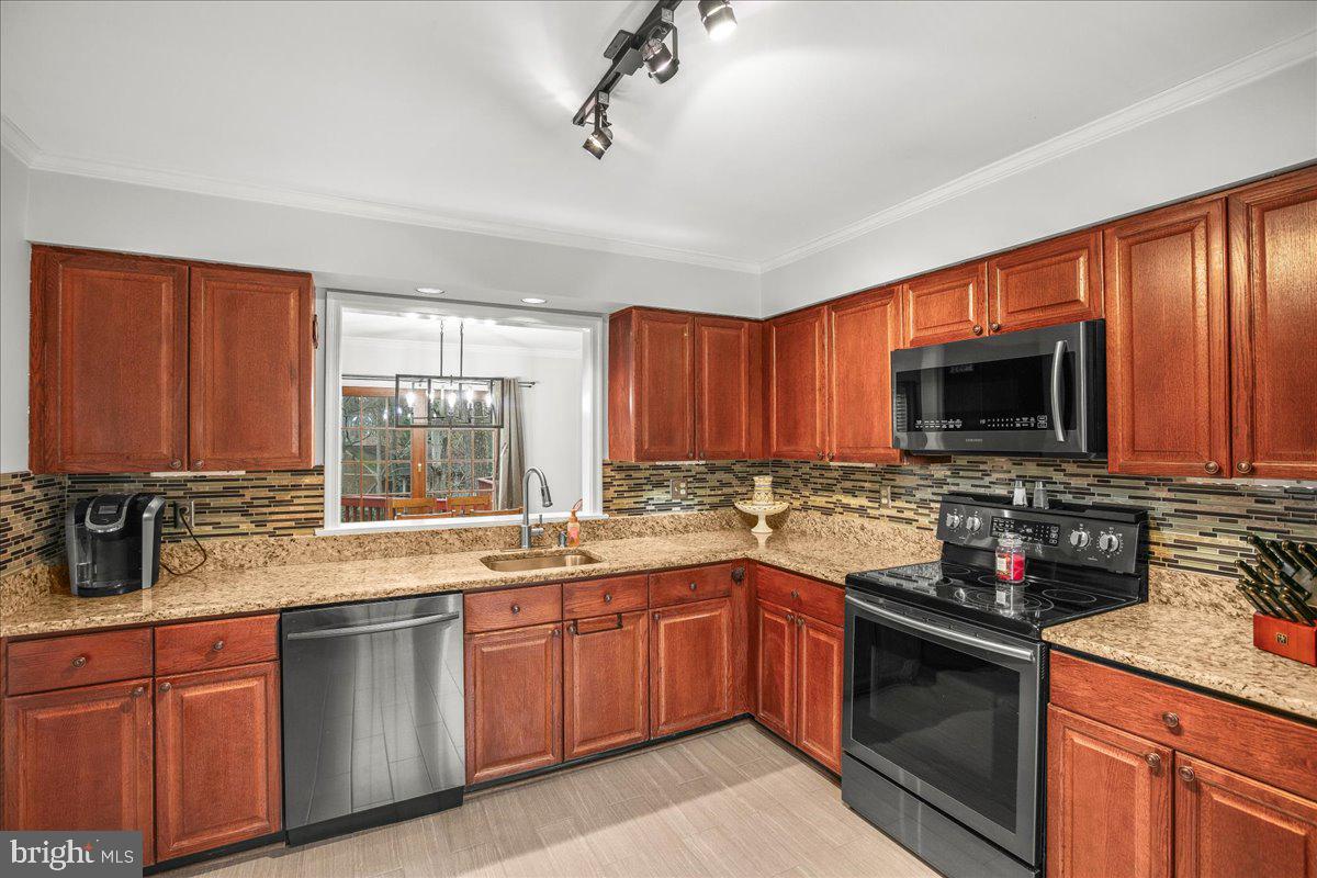 GAMBRILL COURT - Residential