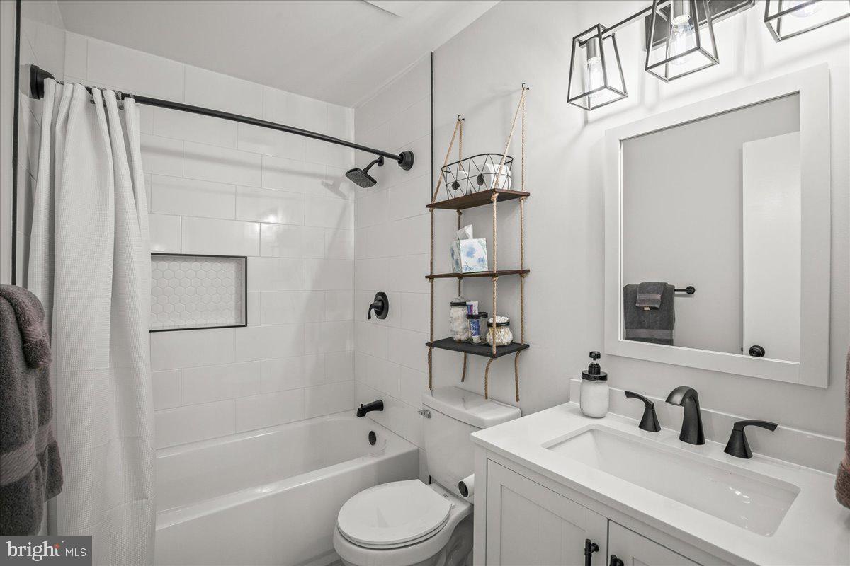 GAMBRILL COURT - Residential