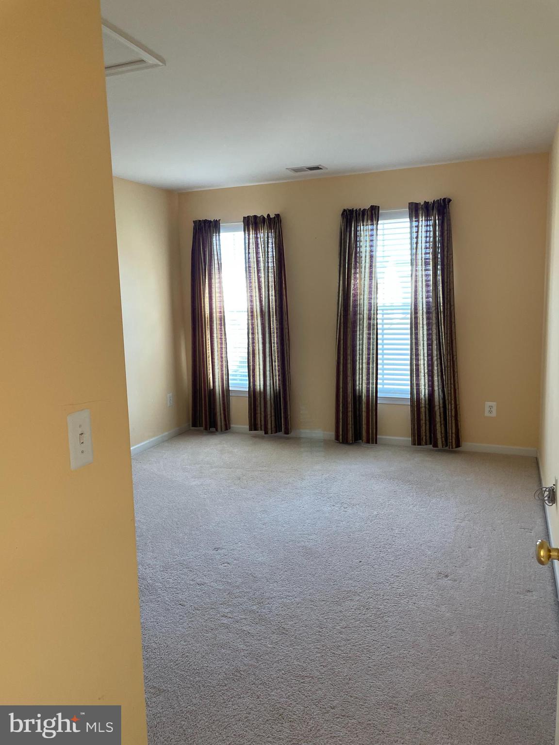 LAKELAND PLACE - Residential Lease