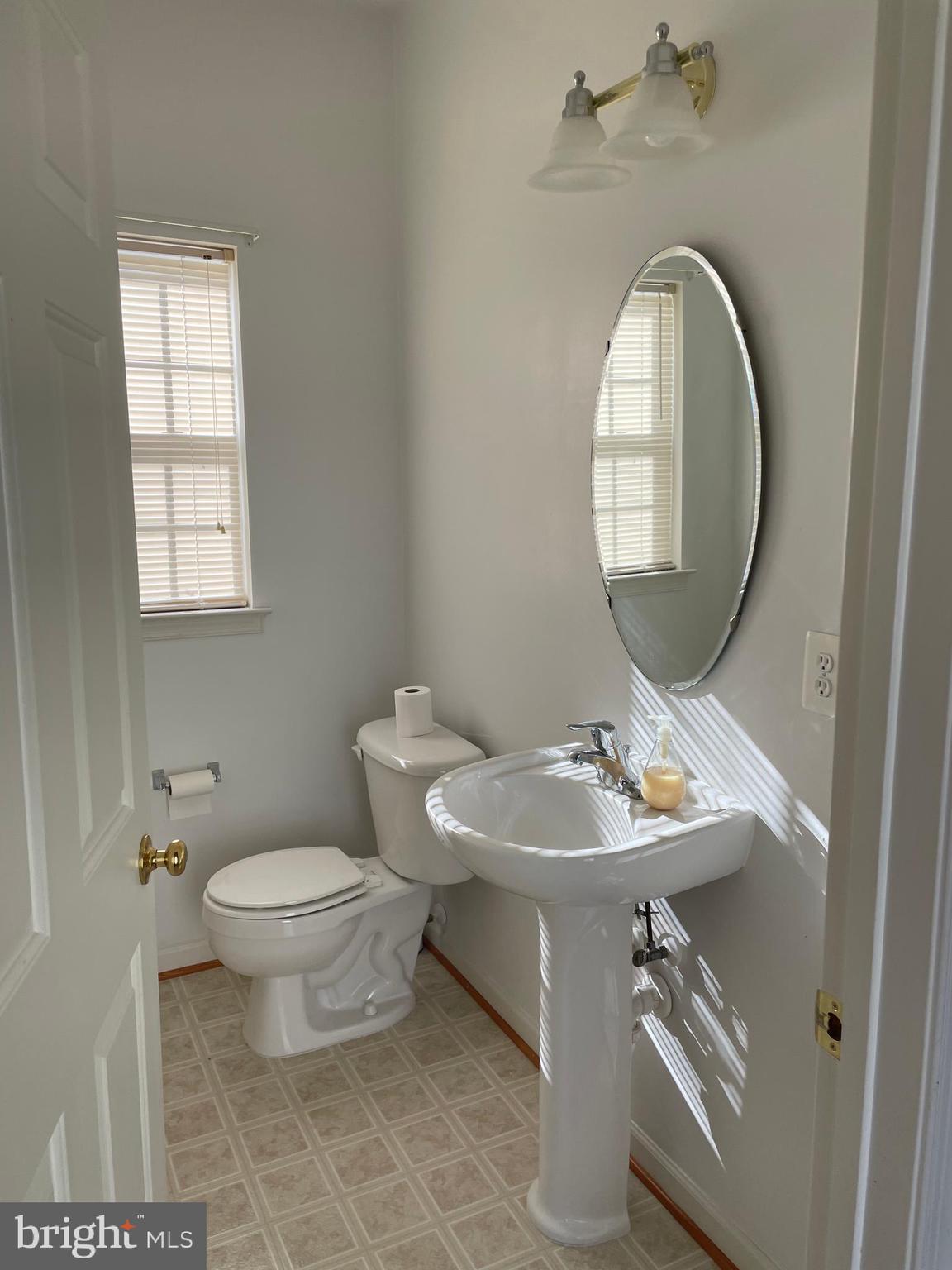 LAKELAND PLACE - Residential Lease