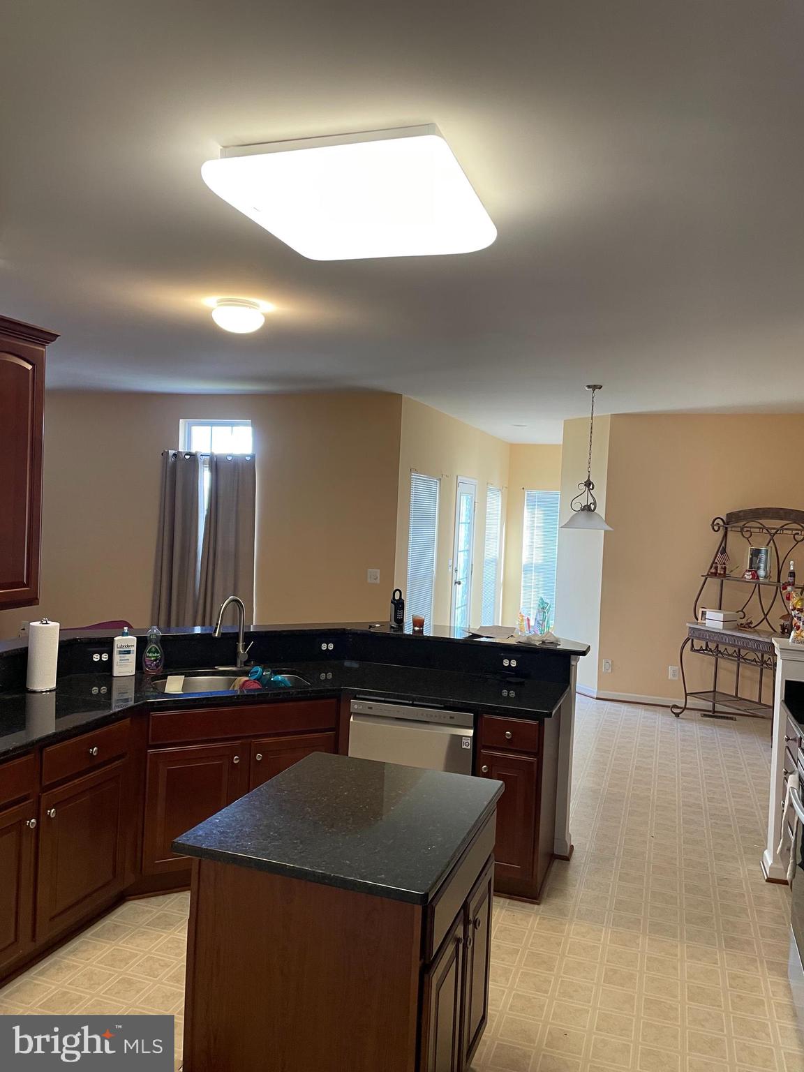 LAKELAND PLACE - Residential Lease