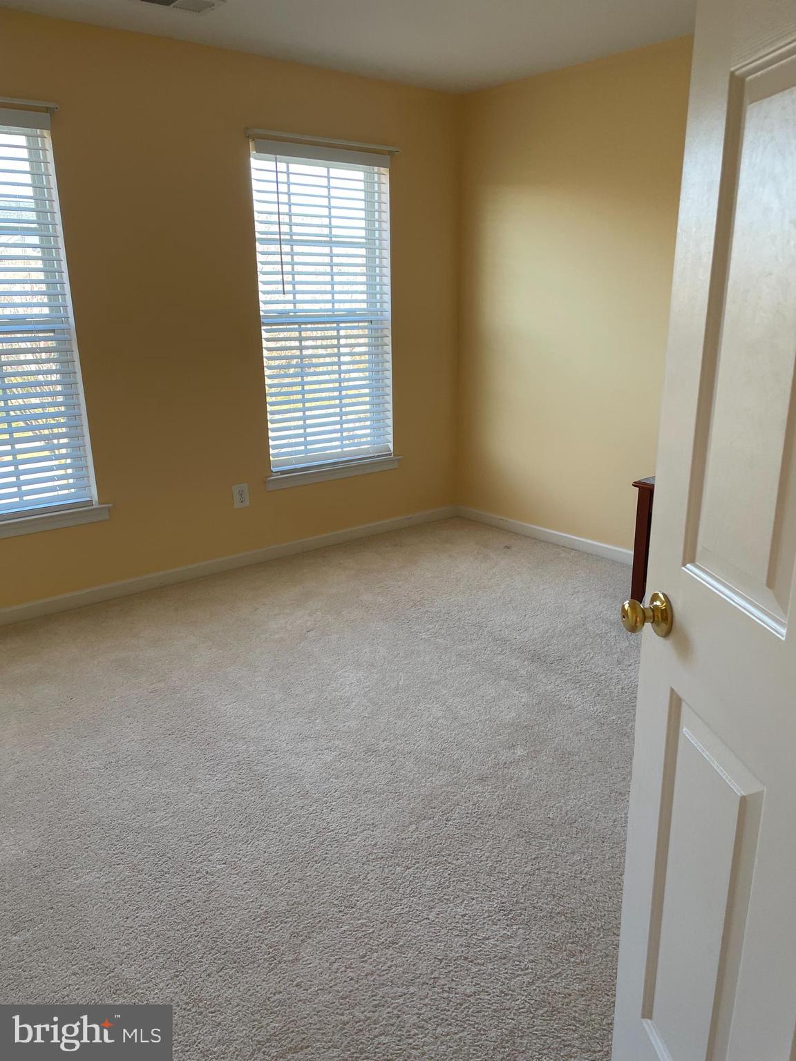 LAKELAND PLACE - Residential Lease