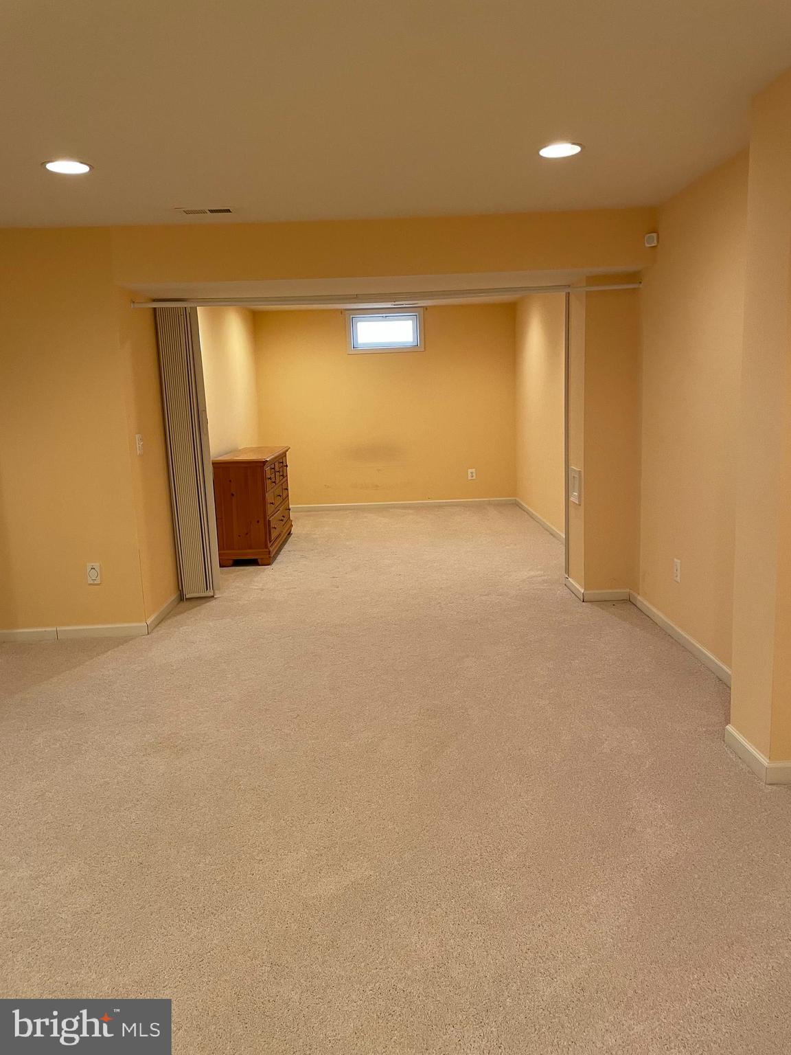 LAKELAND PLACE - Residential Lease