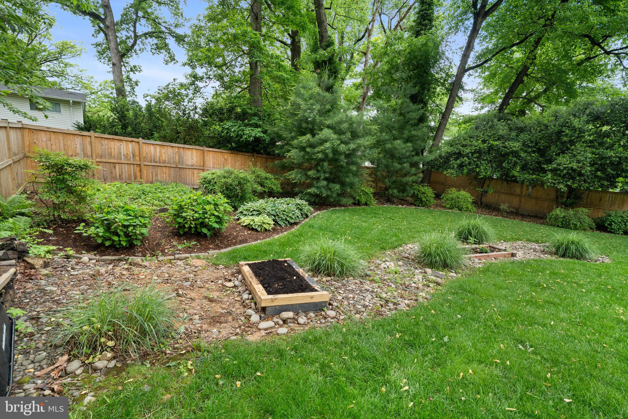 FAIRFAX TOWNE ESTATES - Residential