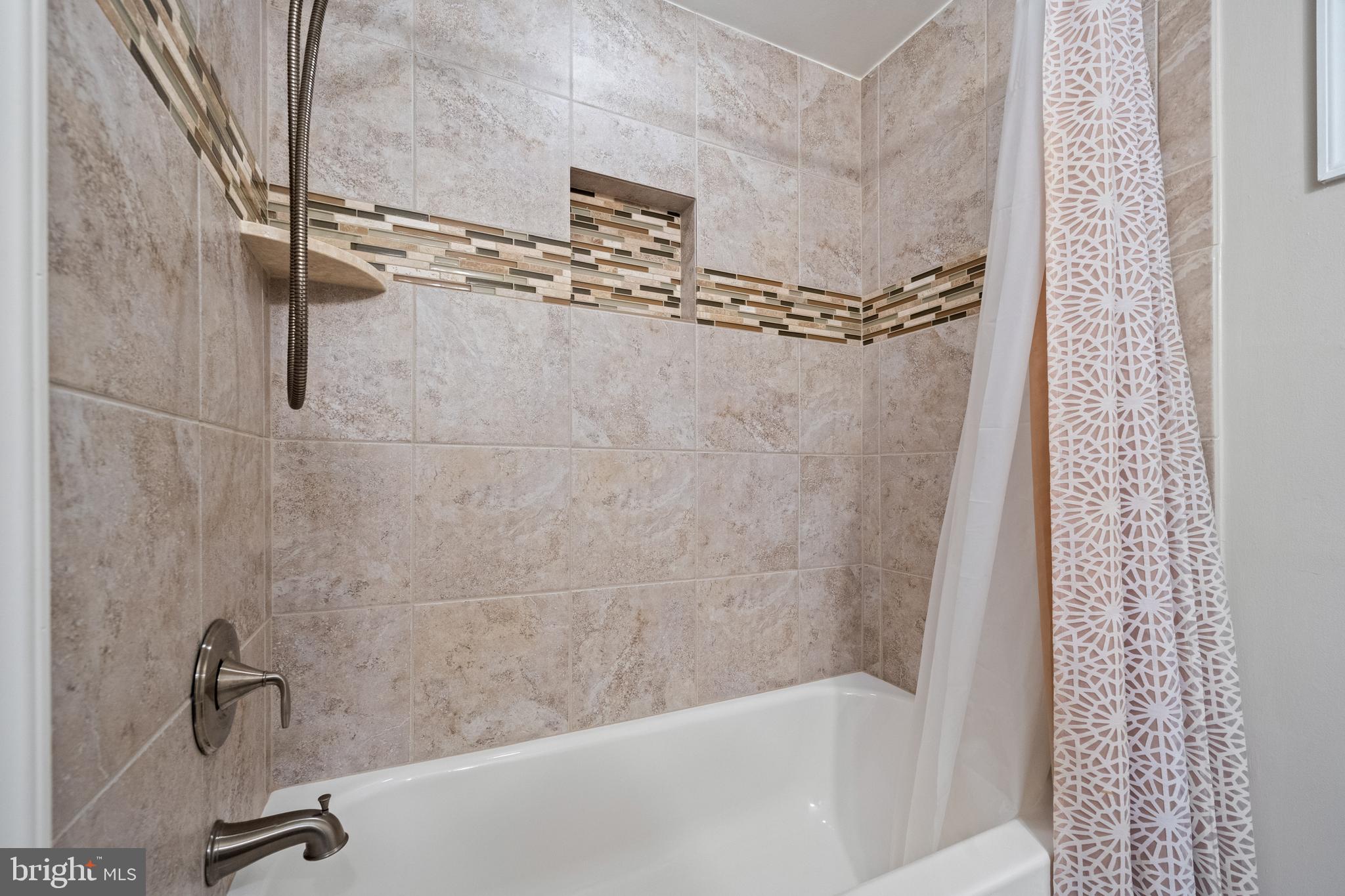 FAIRFAX TOWNE ESTATES - Residential