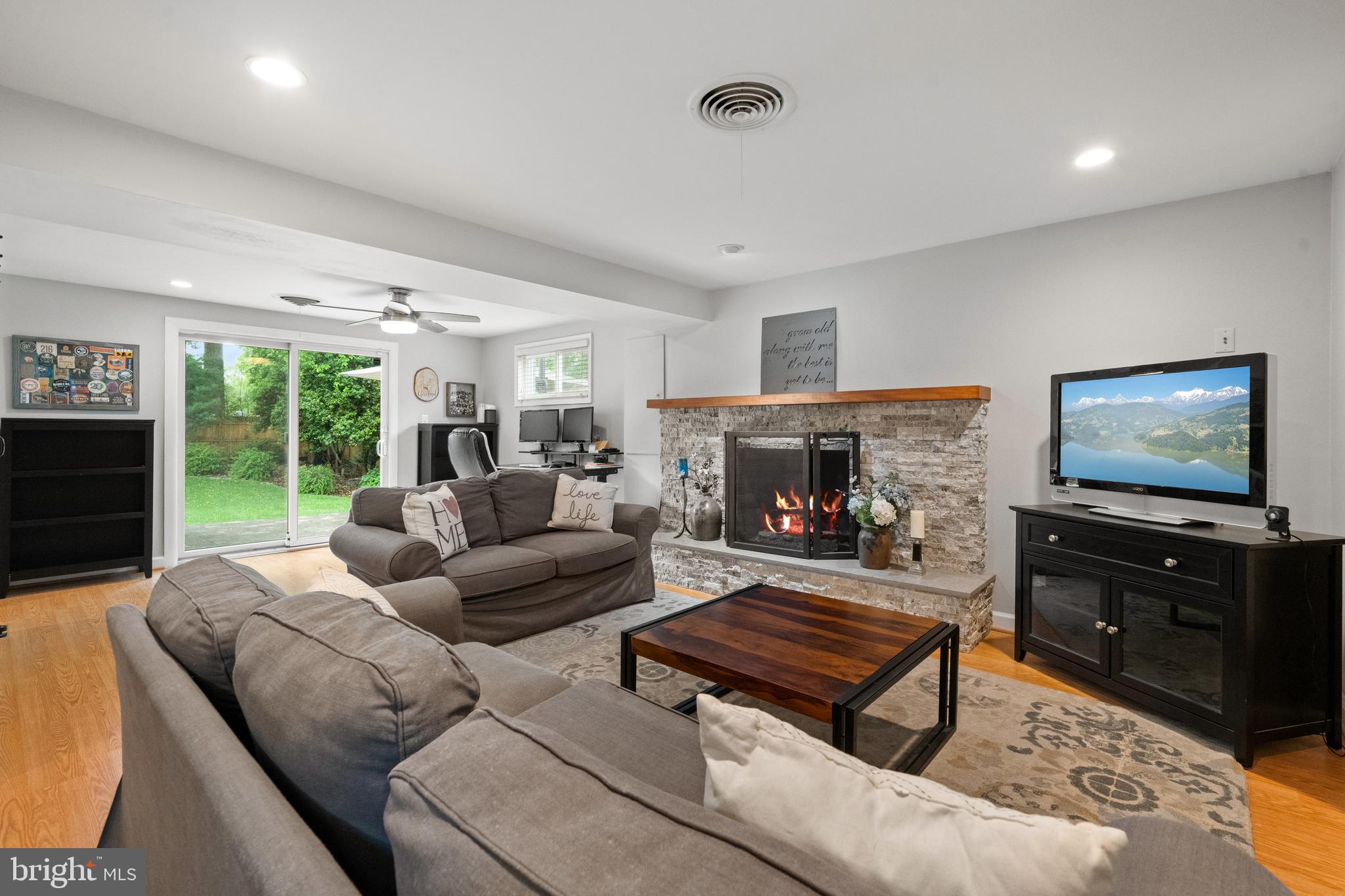 FAIRFAX TOWNE ESTATES - Residential