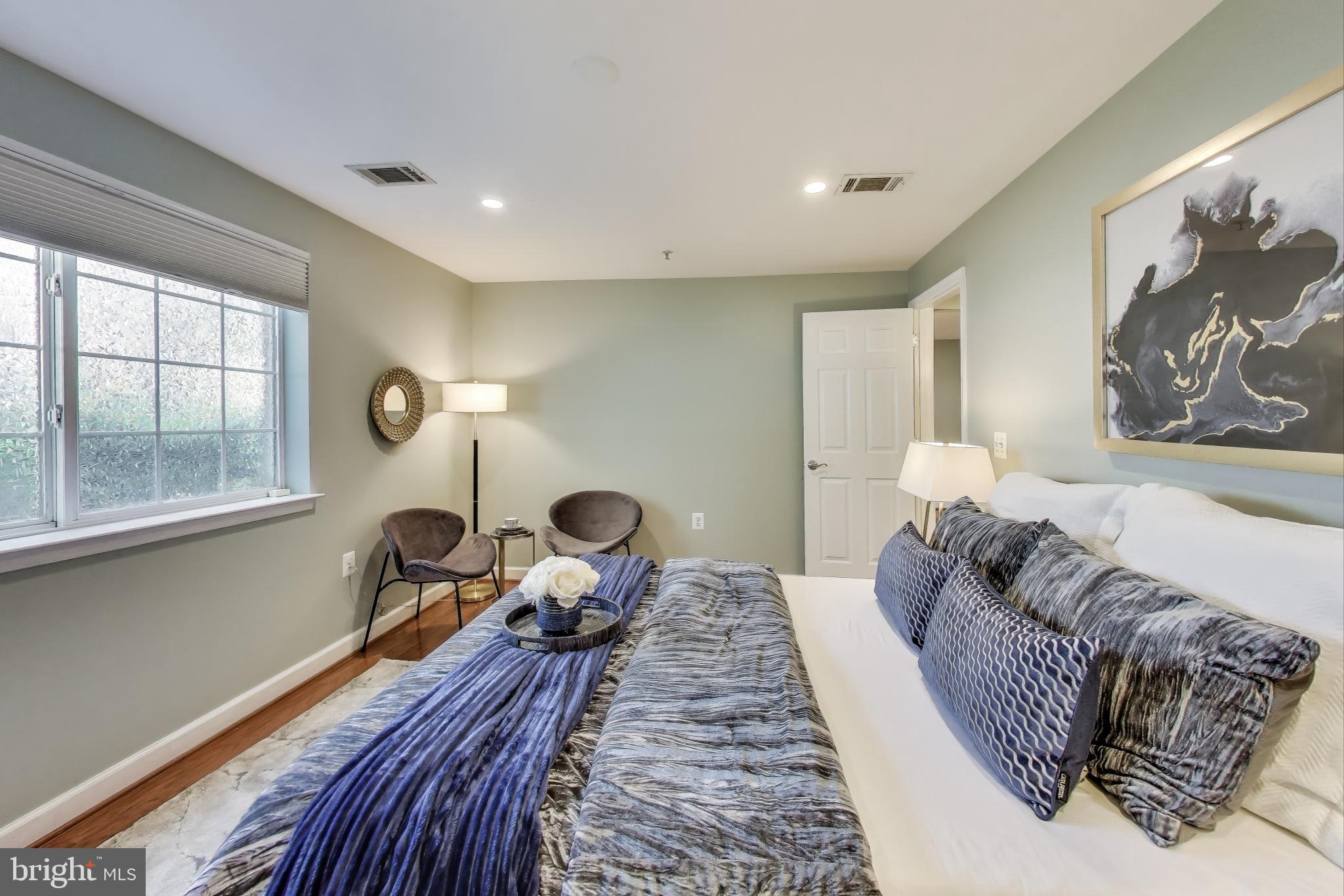 WEST VILLAGE OF SHIRLINGTON - Residential