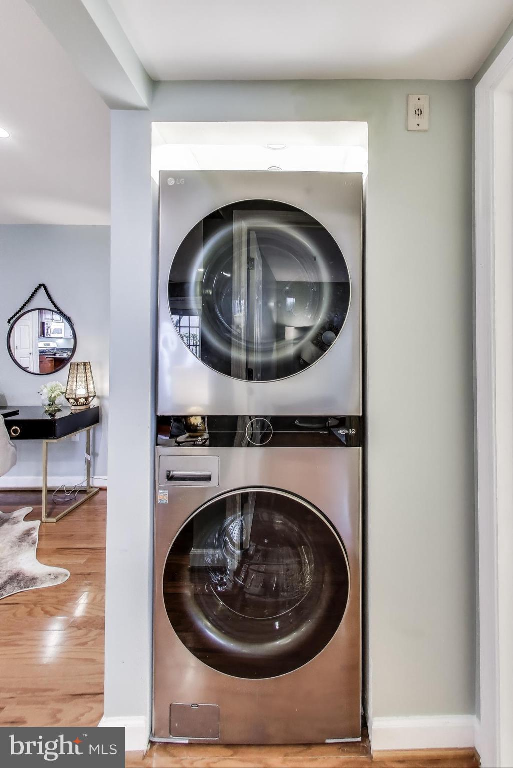 WEST VILLAGE OF SHIRLINGTON - Residential