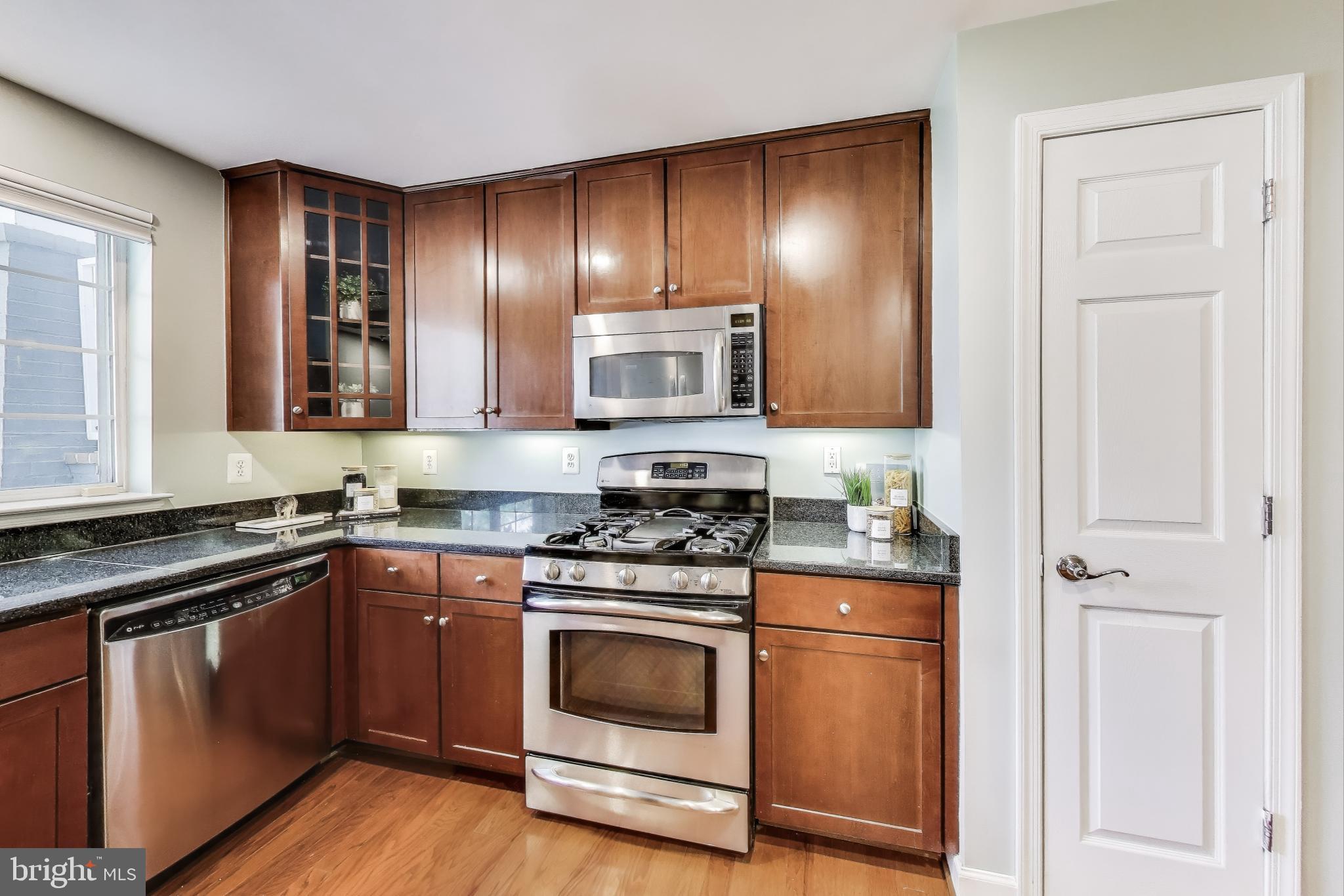 WEST VILLAGE OF SHIRLINGTON - Residential