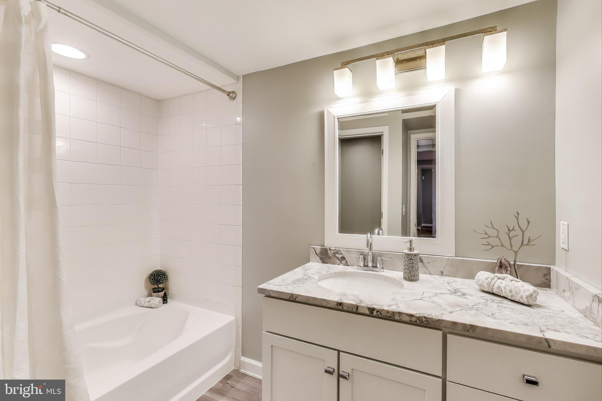 WEST VILLAGE OF SHIRLINGTON - Residential