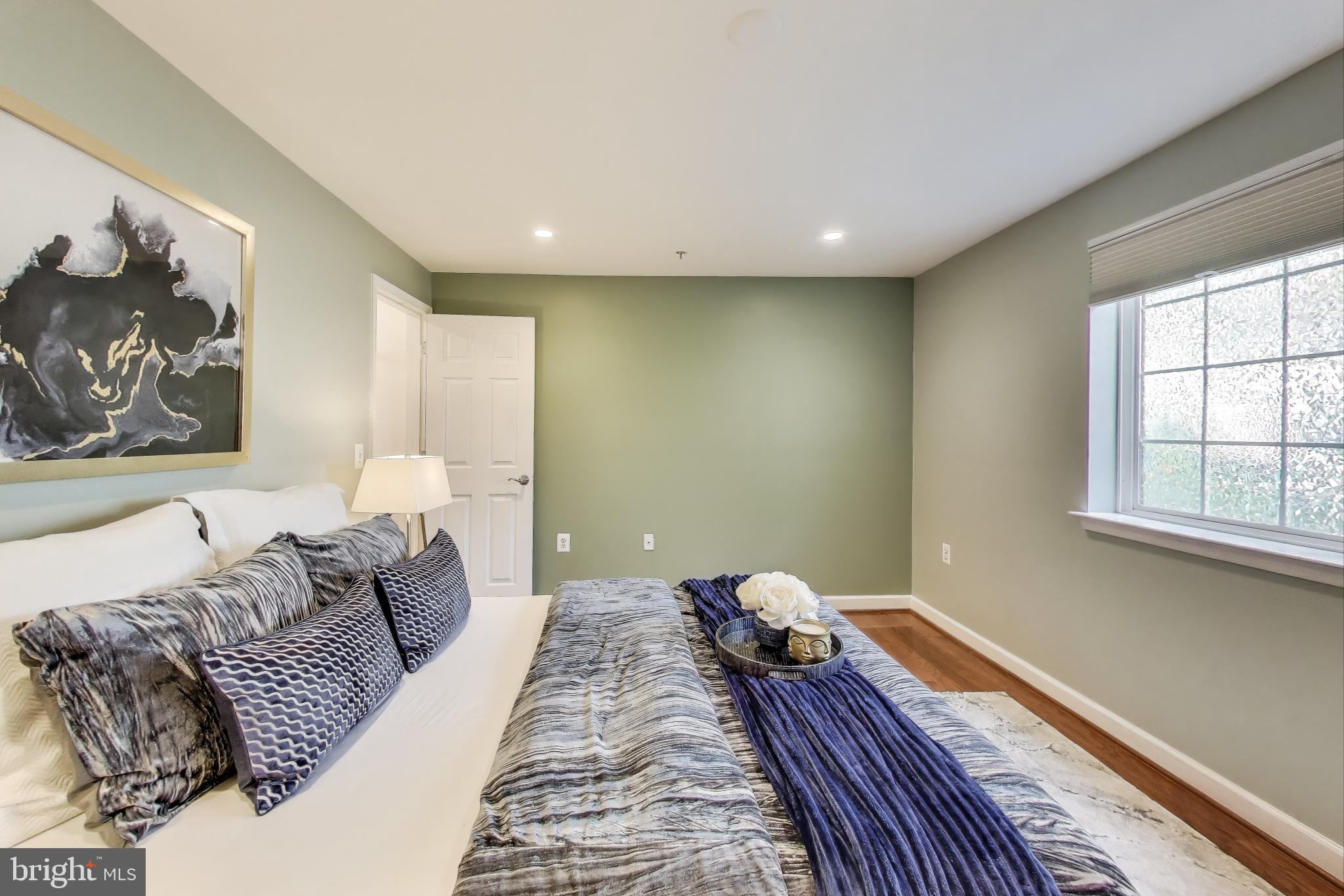 WEST VILLAGE OF SHIRLINGTON - Residential