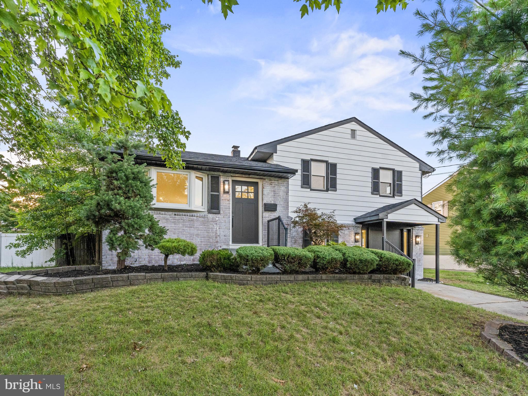 664 ANDREA ROAD