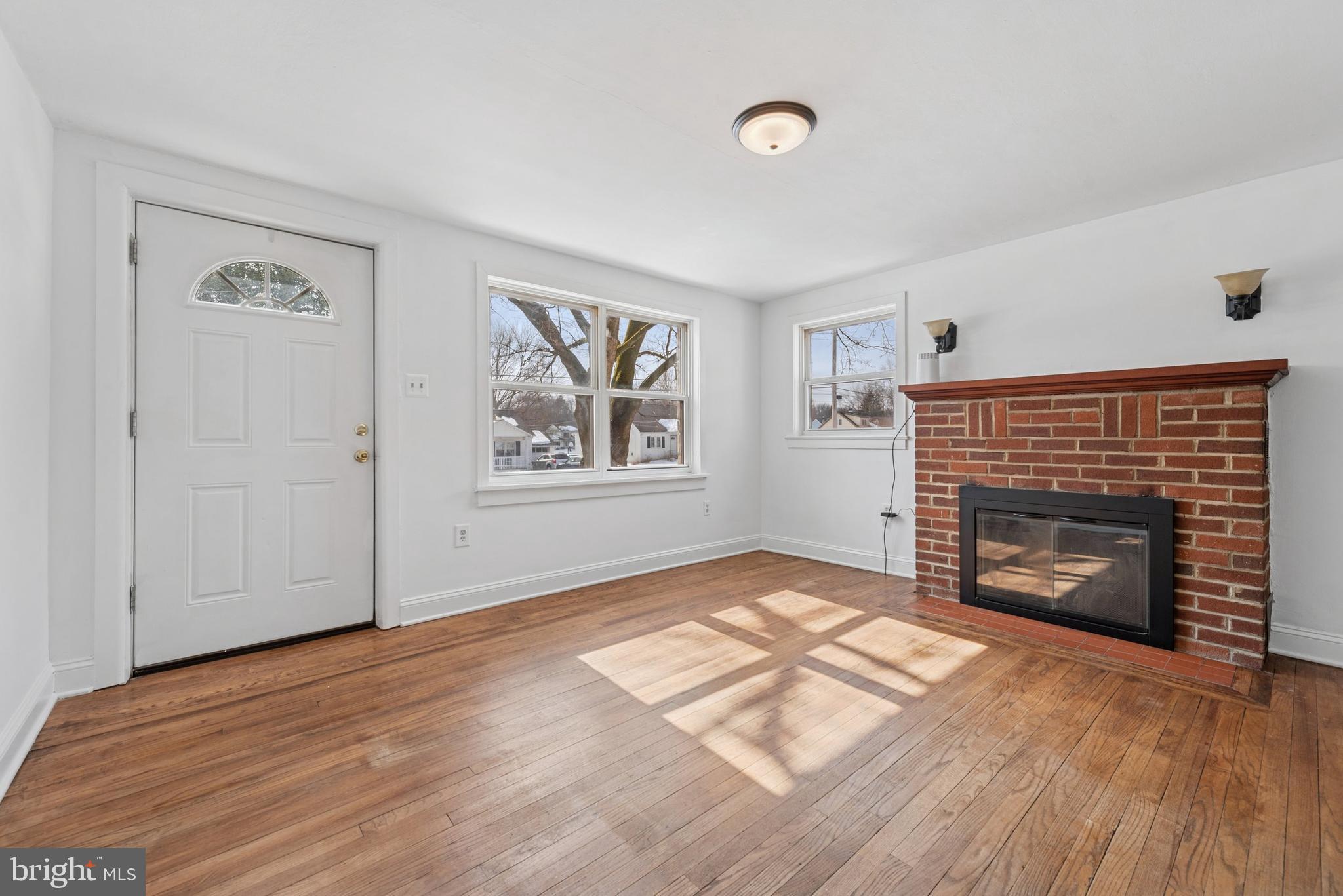 INGLESIDE VILLAGE - Residential