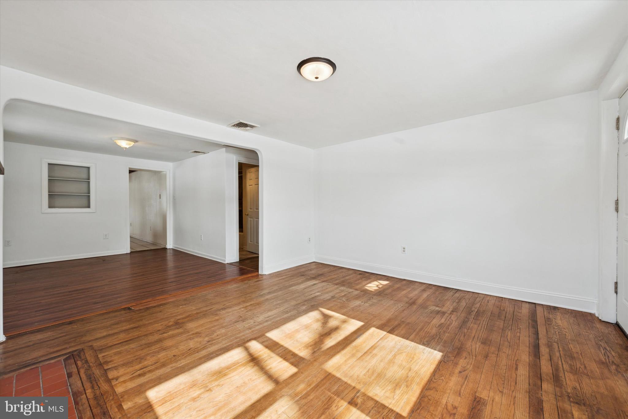 INGLESIDE VILLAGE - Residential